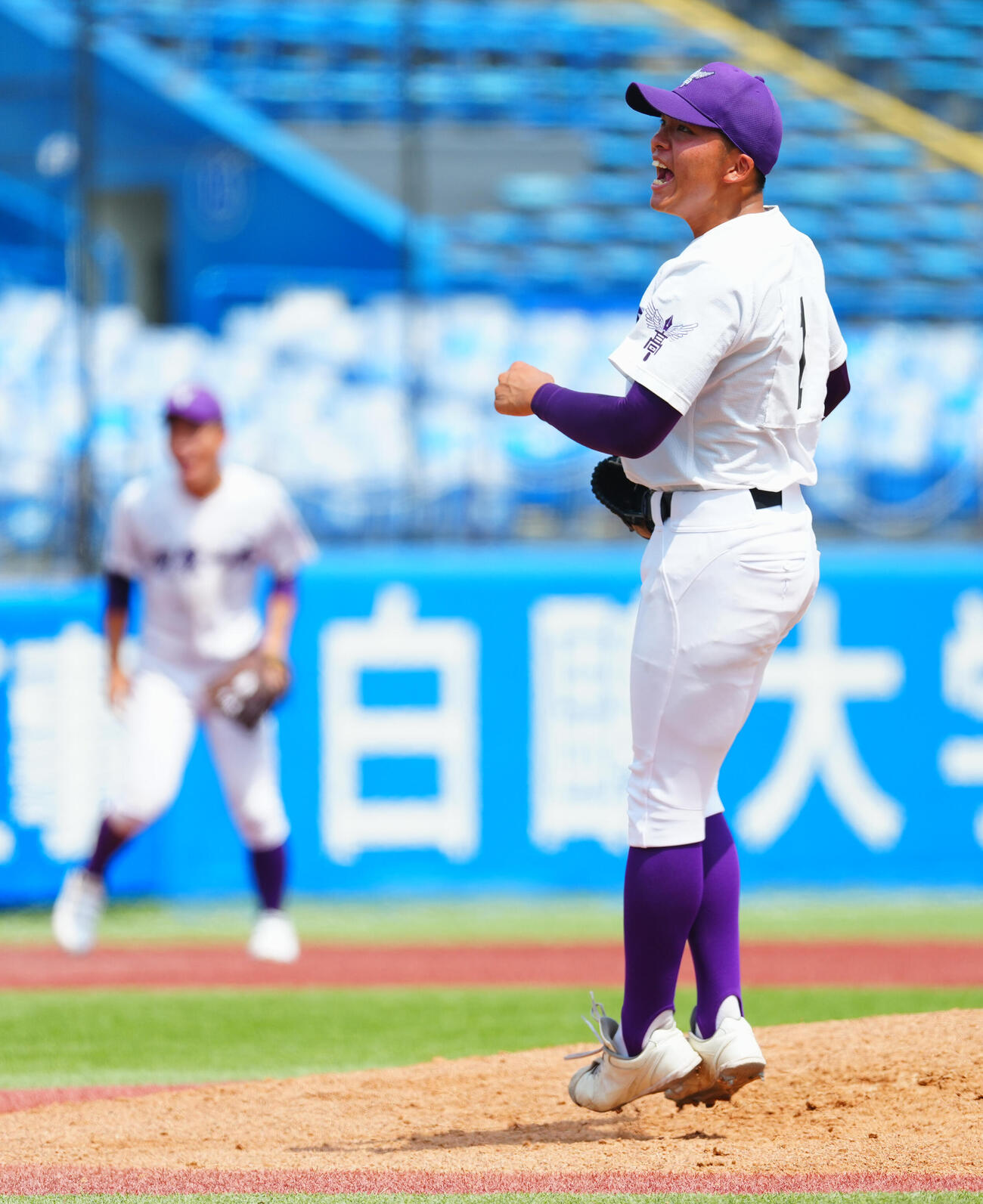 関東第一対錦城学園　7回裏錦城学園の攻撃を無失点に抑え雄たけびをあげる関東第一先発石井翔（撮影・垰建太）