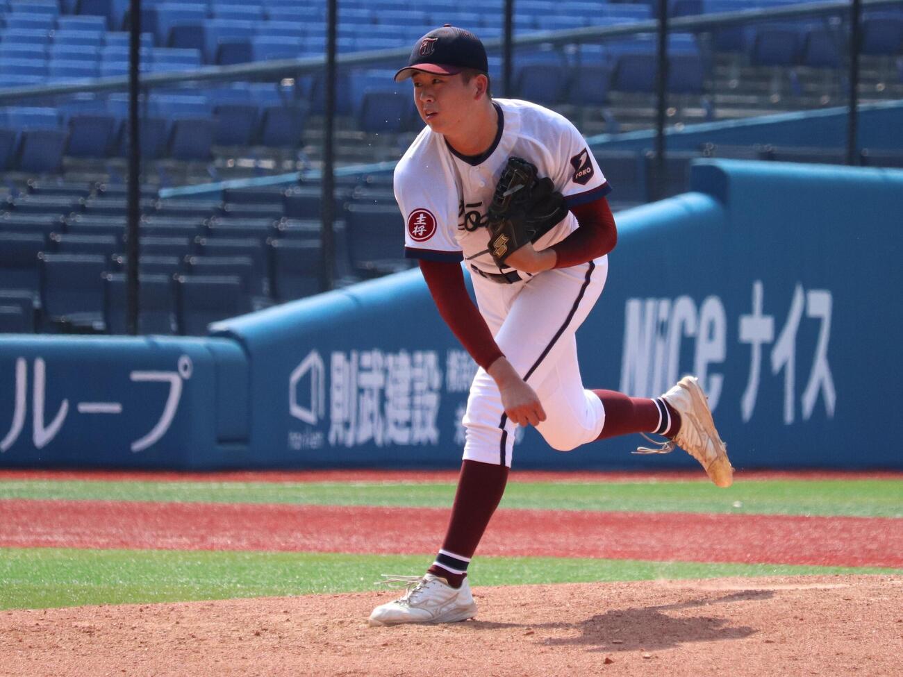 桐光学園対日大藤沢　7回途中から2番手として登板し、2回2／3を投げ3安打1失点の桐光学園のエース、林晃成