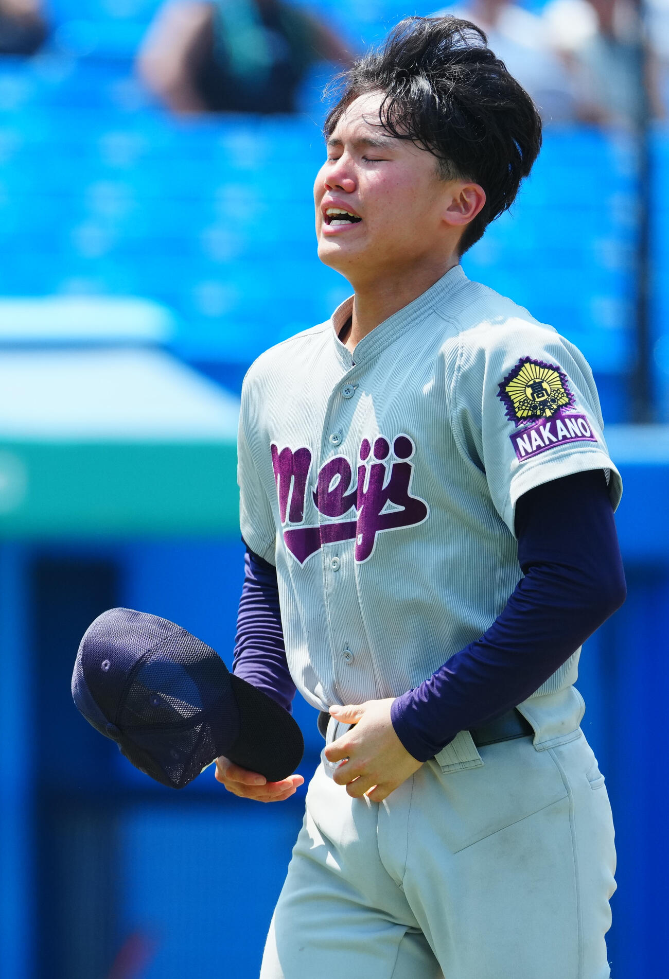 明大中野対二松学舎大付　二松学舎大付に敗れ涙する明大中野・近藤友樹（撮影・垰建太）