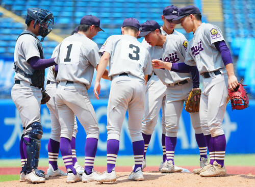 高校野球】明大中野が1年間貫いた選手が自ら考える野球 佐藤晃平監督と