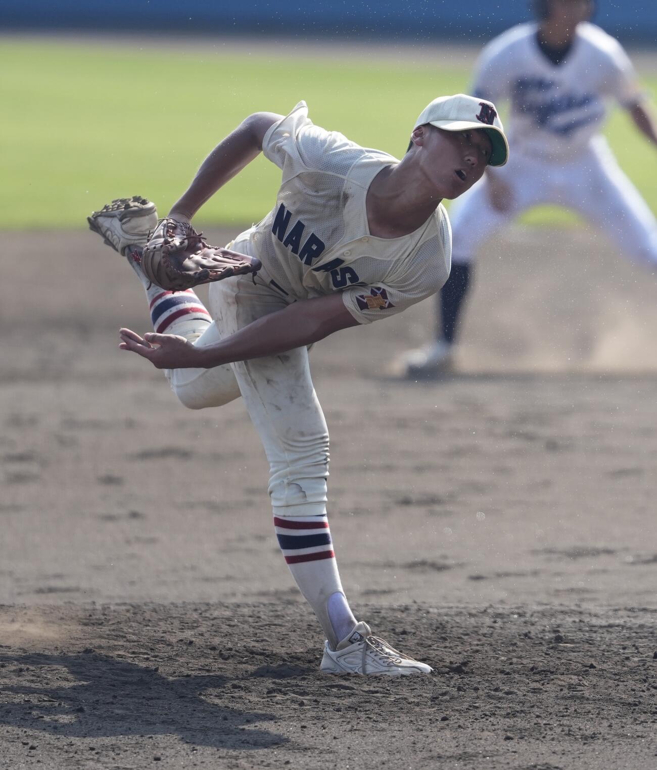 東京学館浦安対習志野　8回表から登板し力投する習志野・小田川颯汰（撮影・小島史椰）