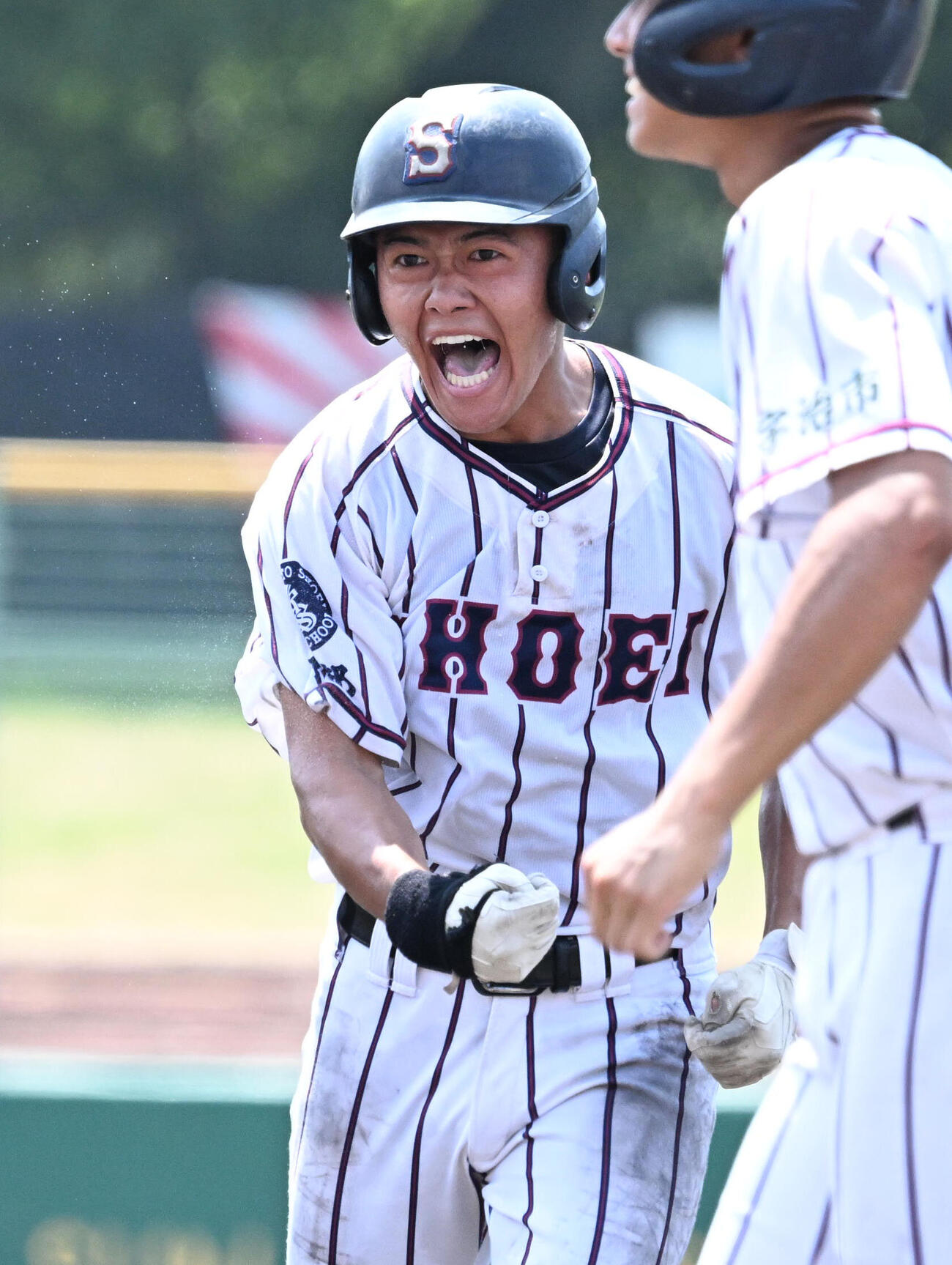 京都翔英対京都国際　7回表京都翔英1死二、三塁　足立幸優は勝ち越し適時打を放つ（撮影・石井愛子）