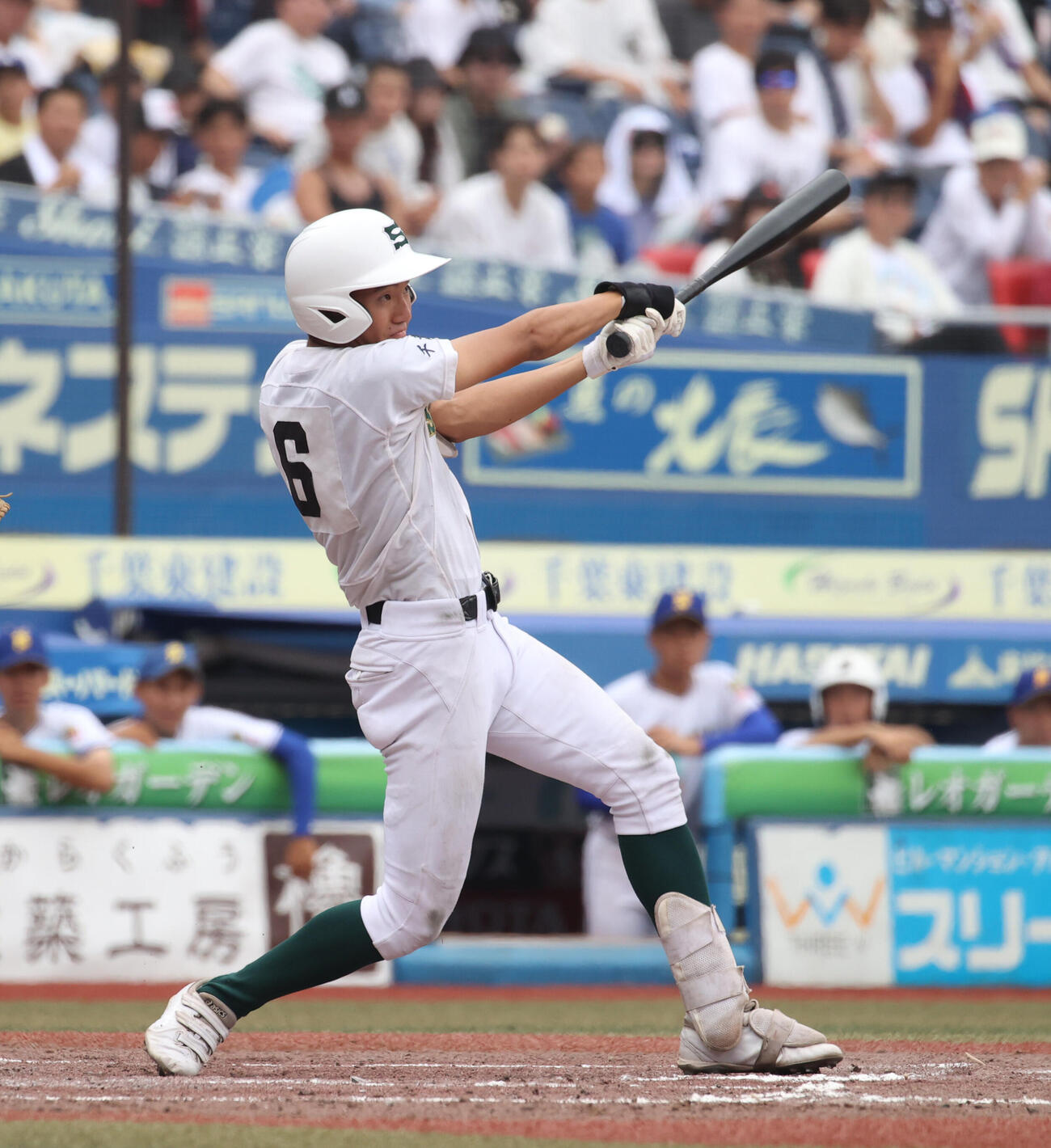 専大松戸対志学館　3回表専大松戸2死二塁、高貝規仁は適時二塁打を放つ（撮影・柴田隆二）