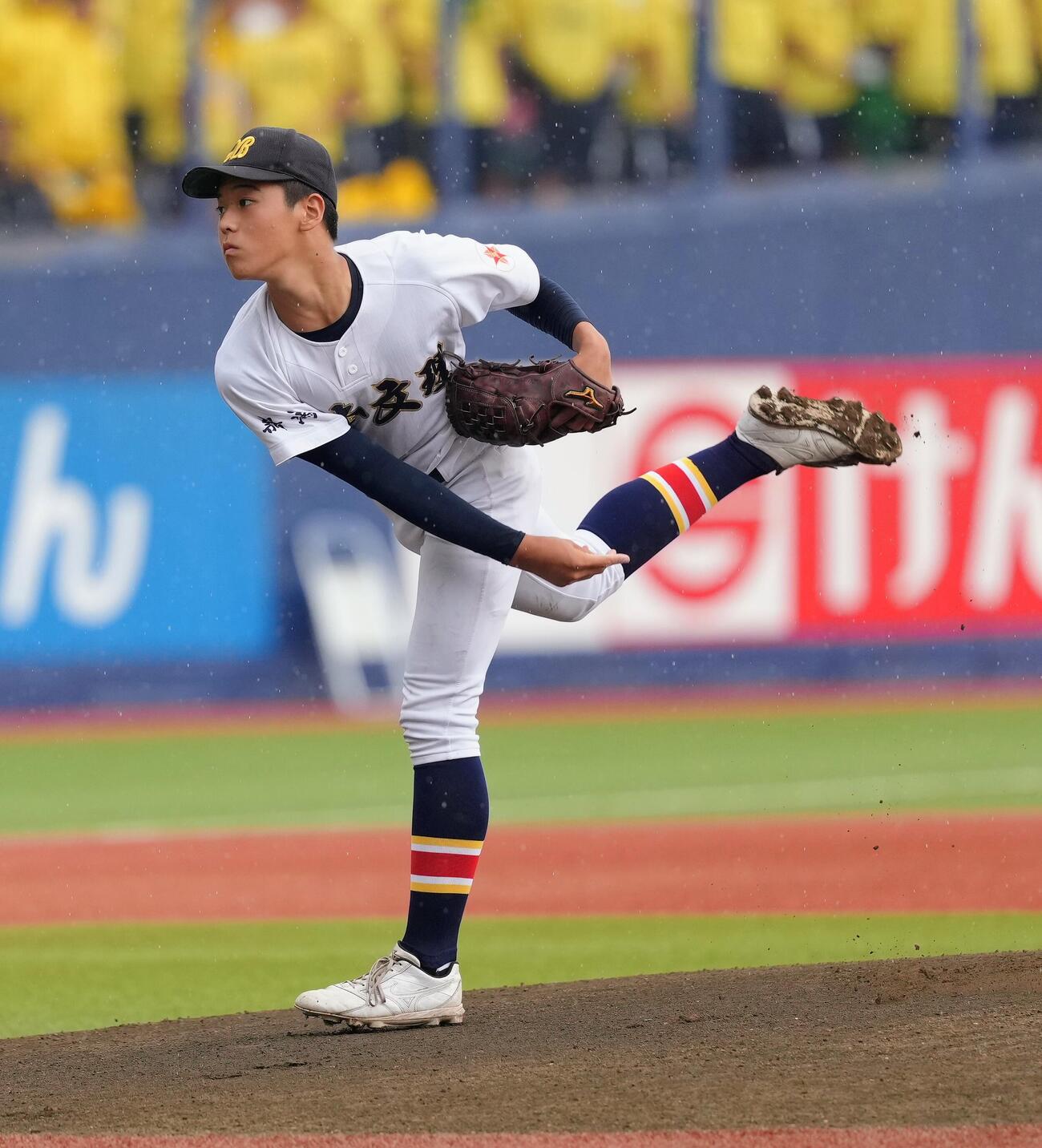 帝京長岡対日本文理　日本文理先発の浅井隼（撮影・足立雅史）