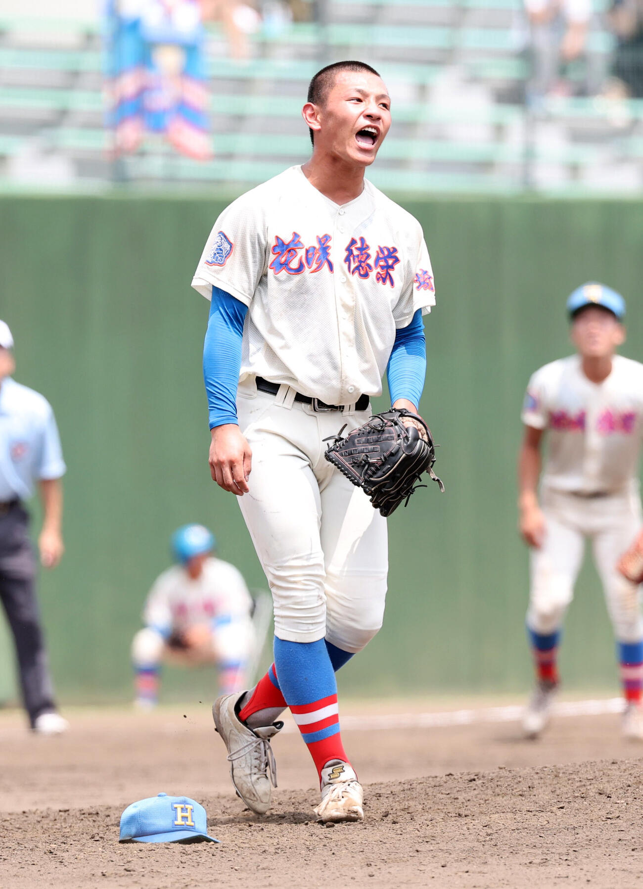 花咲徳栄対昌平　3回裏昌平の攻撃を抑え雄たけびを上げる黒川凌大（撮影・浅見桂子）