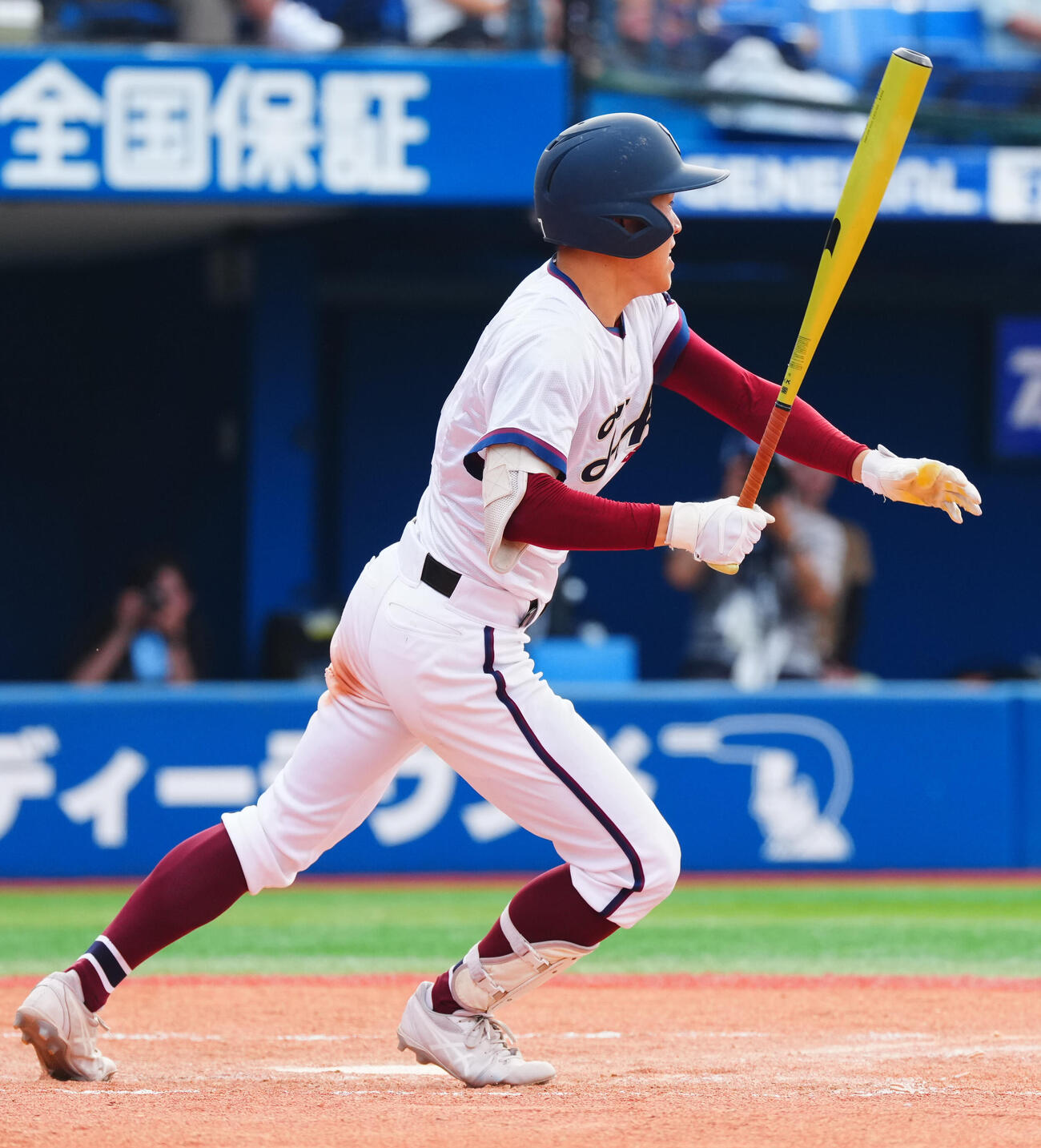 桐光学園対鎌倉学園　8回表桐光学園1死一、三塁、適時打を放つ黄泰崇（撮影・垰建太）