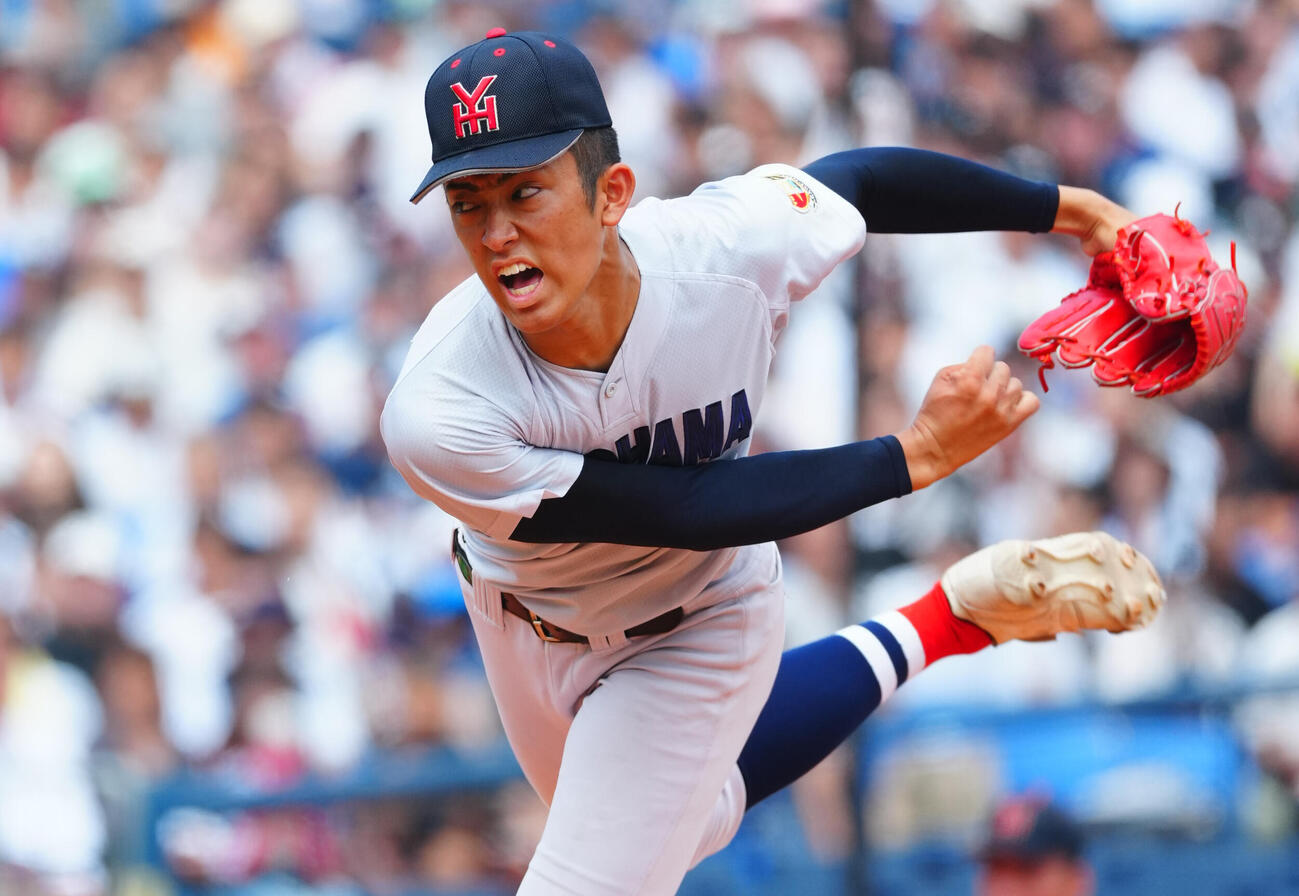 慶応対横浜　5回表、力投する横浜・織田翔希（撮影・垰建太）