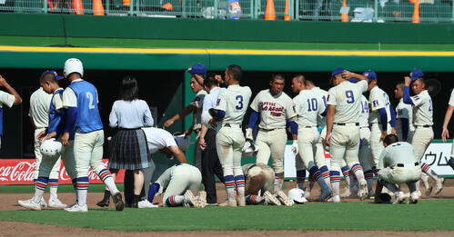 【高校野球】神戸国際大付、悪夢の９回に泣く…土壇場で追いつかれ延長の末敗れる／兵庫