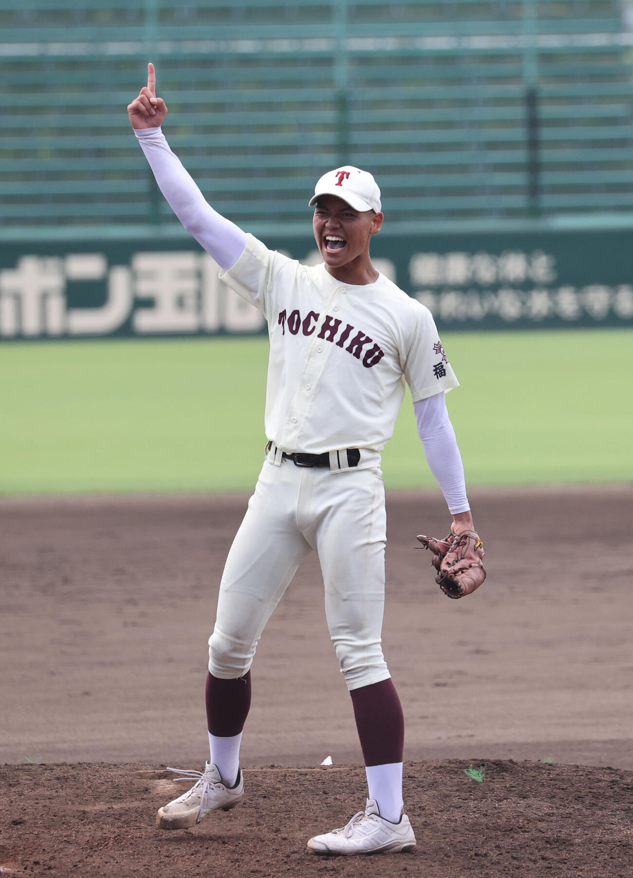 希望が丘対東筑　優勝を決めた東筑の深町光生はガッツポーズ（撮影・梅根麻紀）