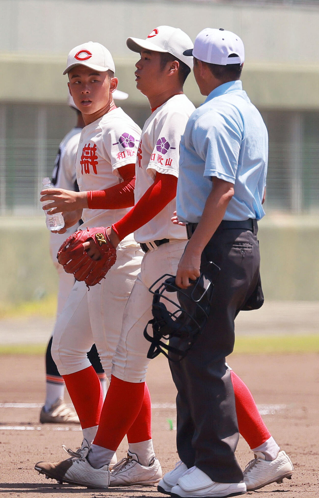 和歌山工対智弁和歌山　7回途中、智弁和歌山の久葉亮太が登板する（撮影・上山淳一）
