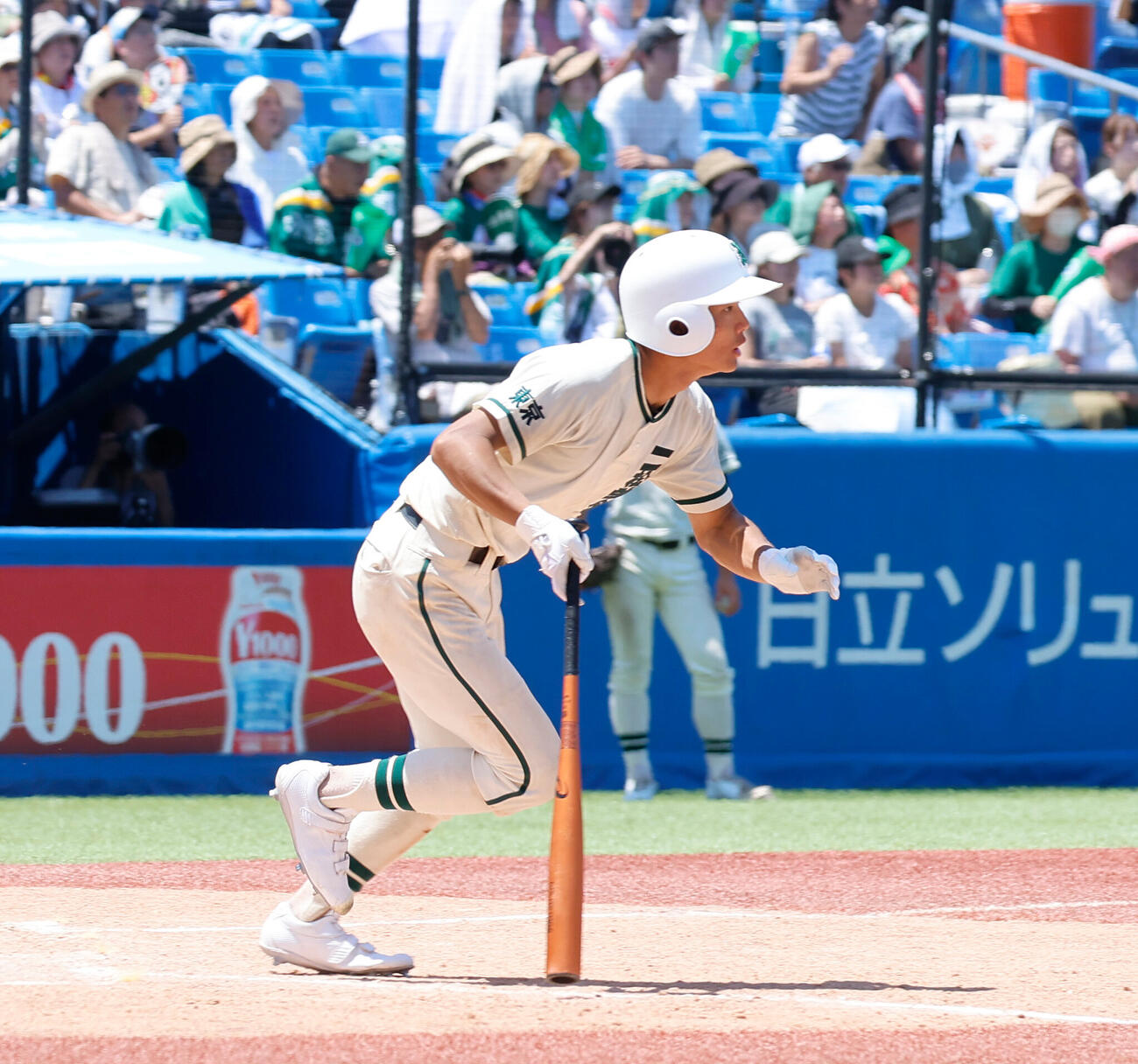 二松学舎大付対帝京　5回表二松学舎大付2死二塁、右中間へ適時三塁打を放つ二松学舎大付・納崎塁斗（撮影・山本朝陽）