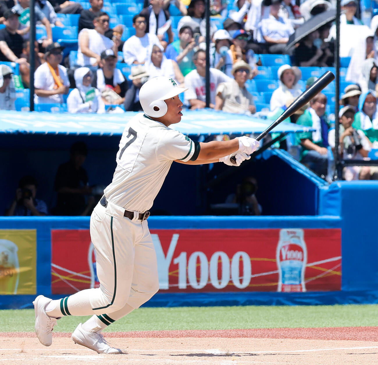 二松学舎大付対帝京　1回表二松学舎大付2死一塁、適時二塁打を放つ二松学舎大付・福和田啓太（撮影・山本朝陽）