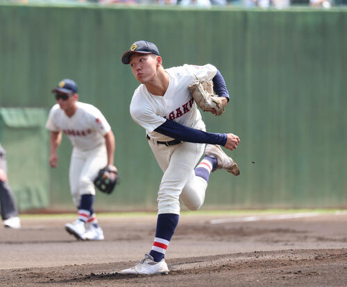 浦和学院対花咲徳栄 先発し力投する浦和学院・西村虎龍(撮影・増田悦実)