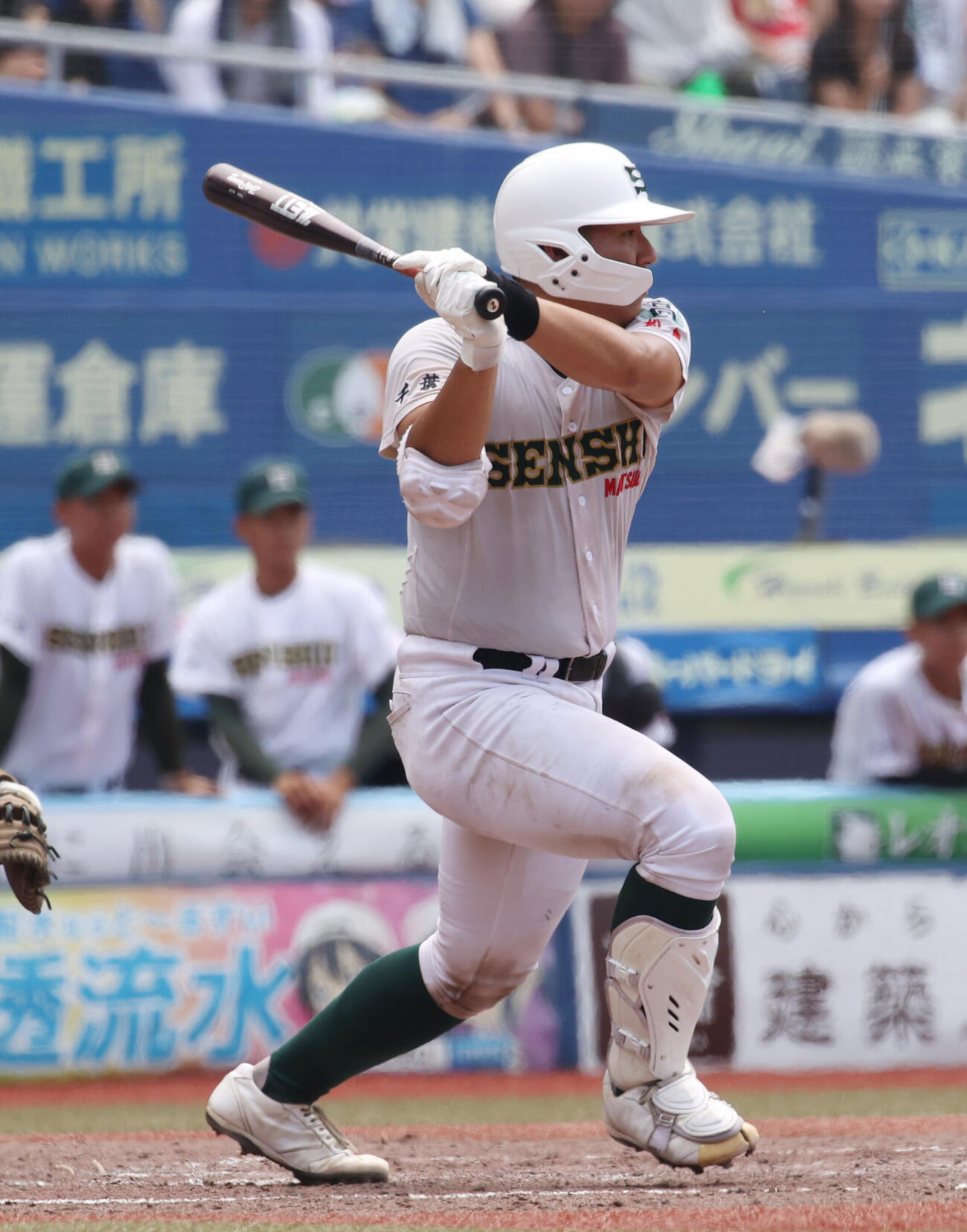 拓大紅陵対専大松戸　4回裏専大松戸無死一塁、吉岡伸太朗は中前安打を放つ（撮影・柴田隆二）