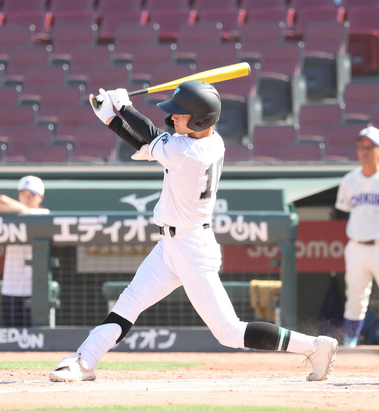 呉対福山　8回裏福山2死三塁、岩本大輝は右前に勝ち越しとなる適時打を放つ（撮影・梅根麻紀）
