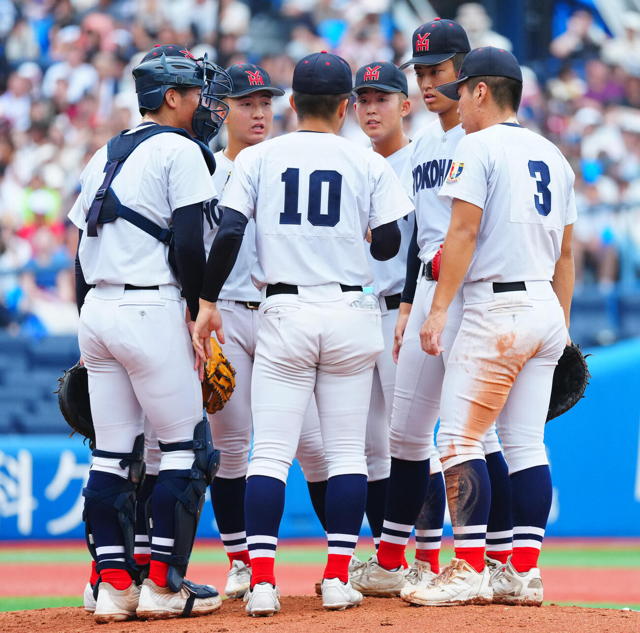横浜対桐光学園　力投する横浜先発織田翔希（撮影・垰建太）