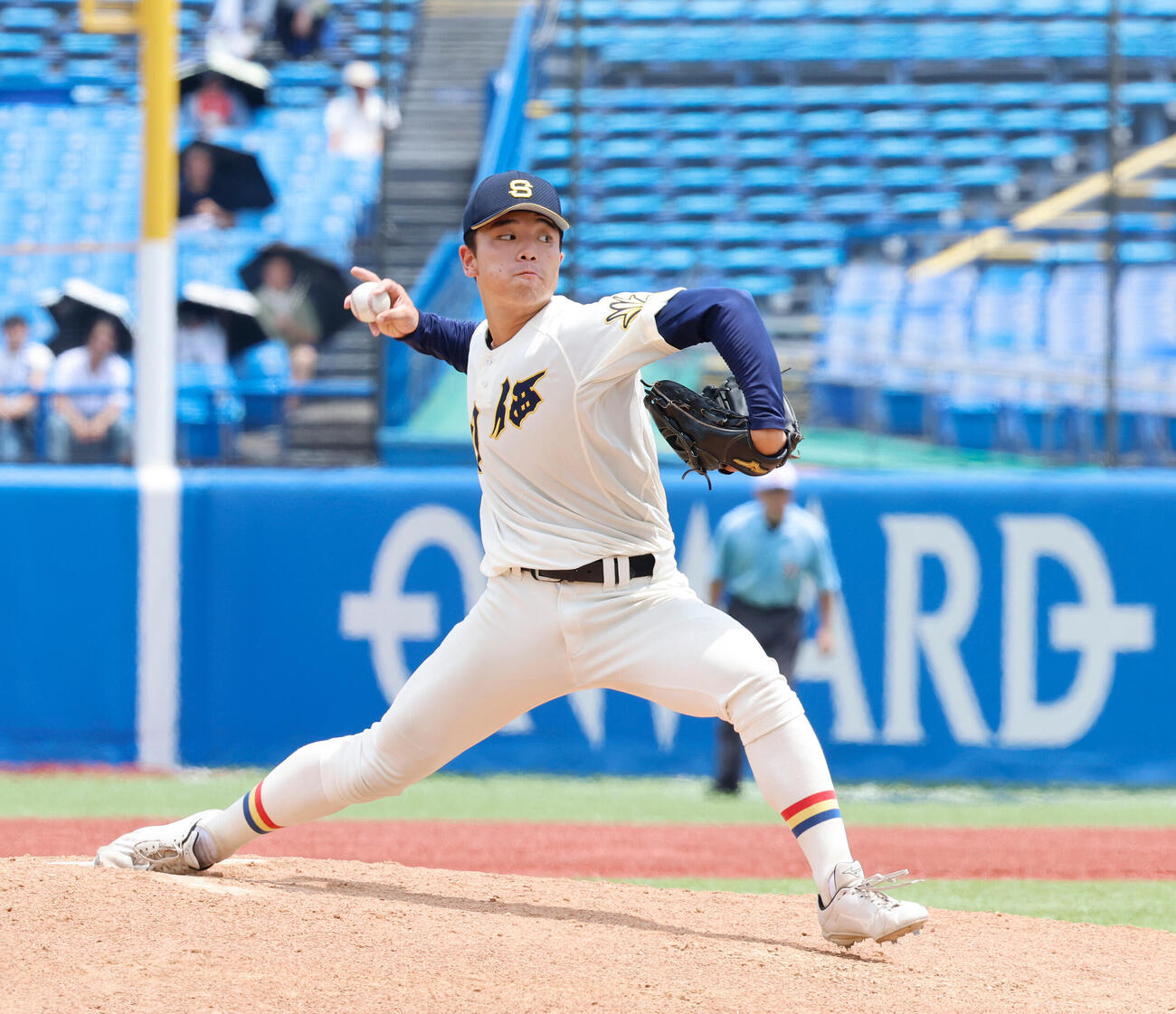 八王子実践対創価　2番手で登板した創価・川久保頼太（撮影・山本朝陽）