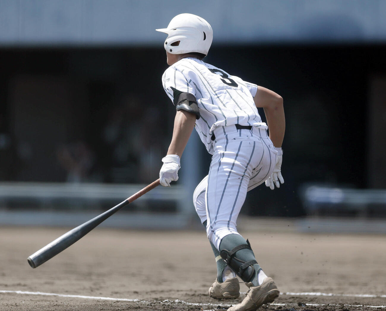 東海大大阪仰星対箕面学園　1回裏箕面学園2死一、二塁、先制適時打を放つ佐藤楓大（撮影・前田充）