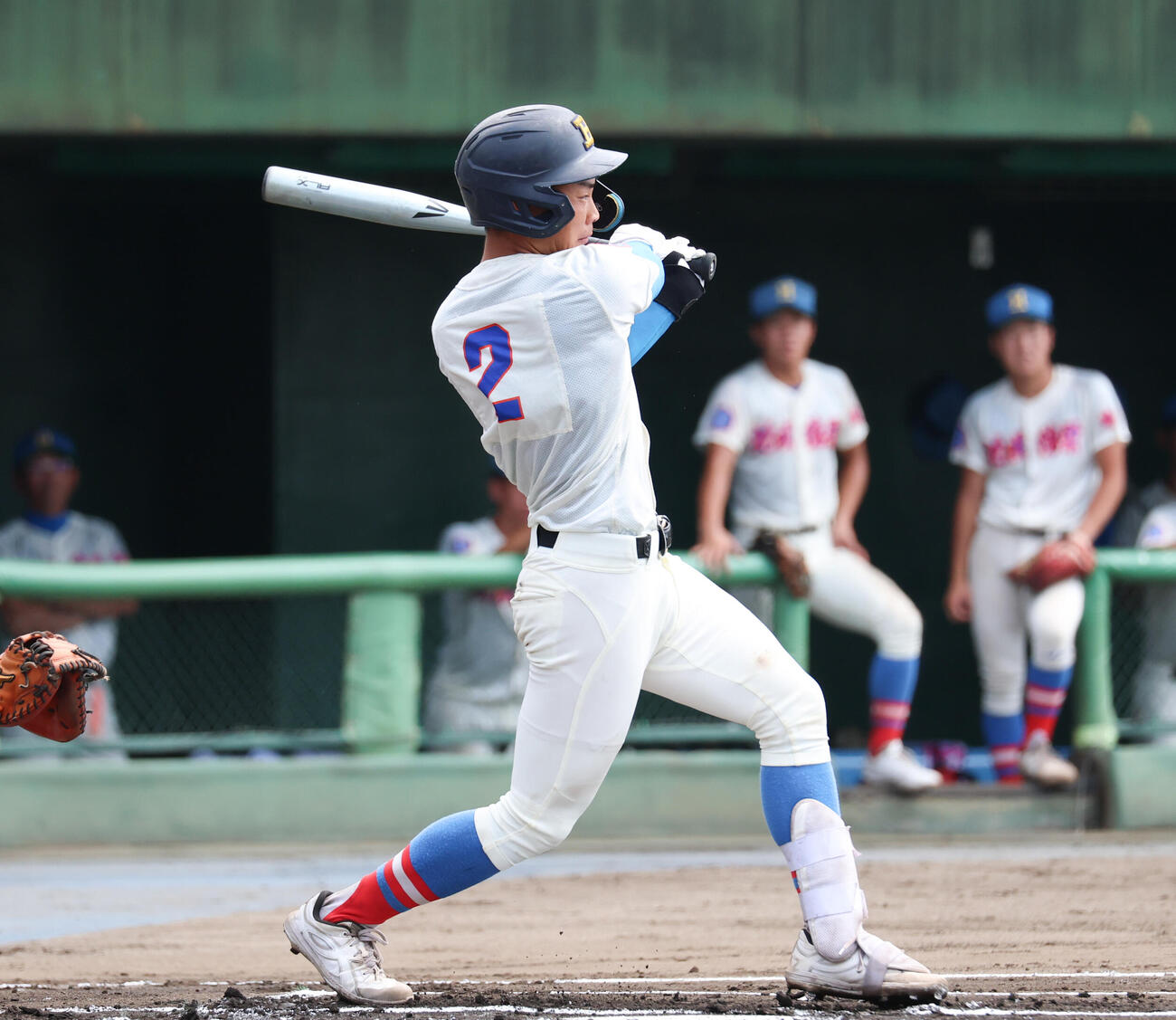 浦和学院対花咲徳栄　1回表花咲徳栄2死一塁、二塁打を放つ佐伯真聡（撮影・増田悦実）