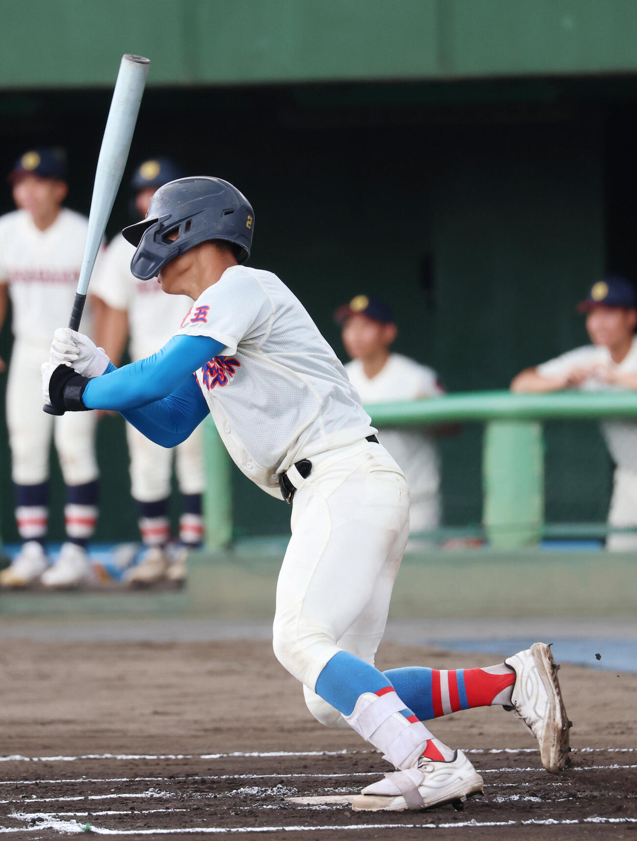 浦和学院対花咲徳栄　6回表花咲徳栄1死三塁、適時打を放つ佐伯真聡（撮影・増田悦実）