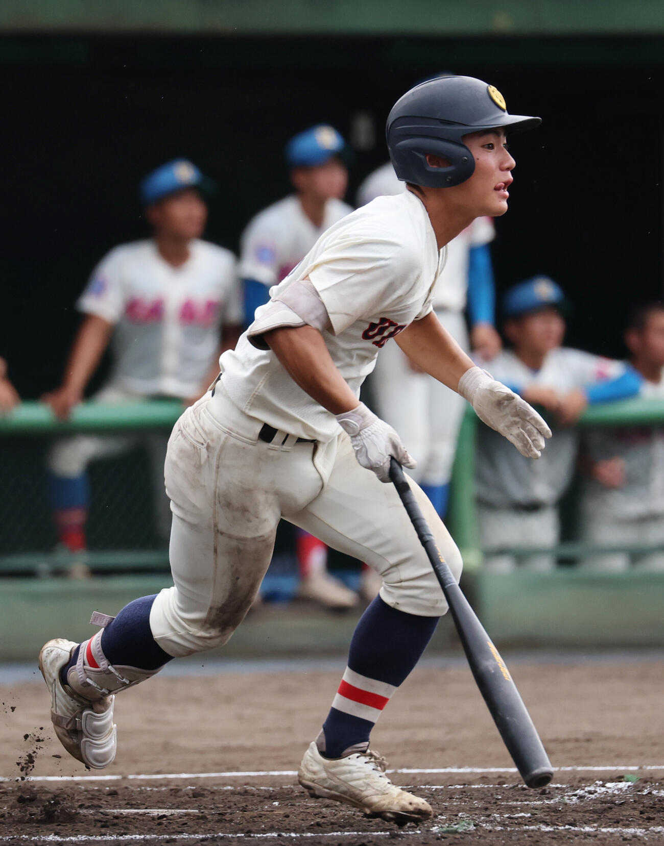 浦和学院対花咲徳栄　8回裏浦和学院無死、三塁打を放つ大宮翔（撮影・増田悦実）