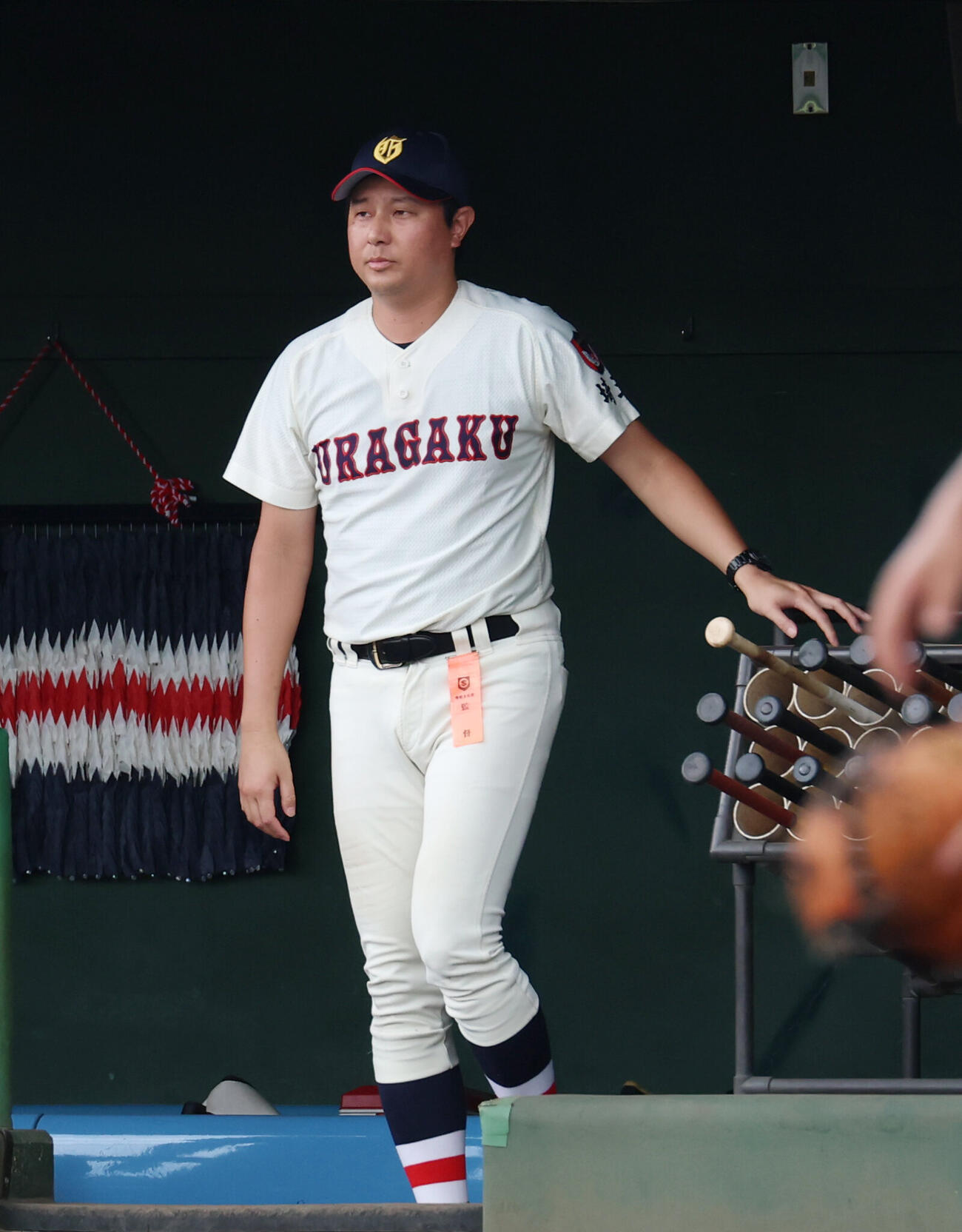 浦和学院対花咲徳栄　戦況を見守る浦和学院・森大監督（撮影・増田悦実）