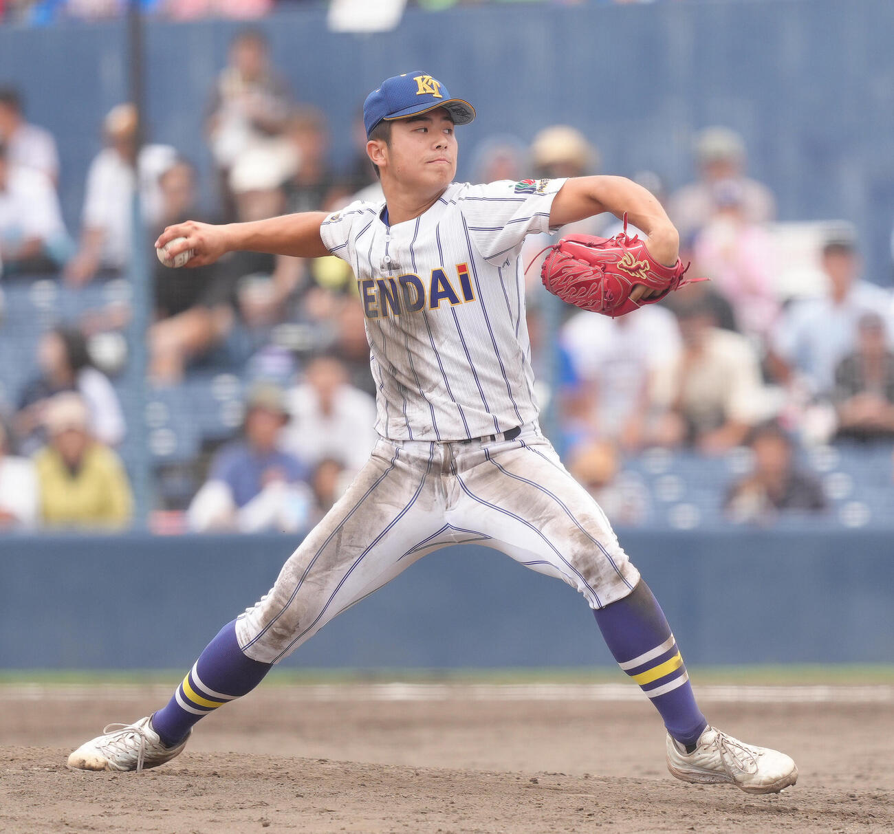 前橋商対健大高崎　9回表途中から登板した健大高崎・石田翔大（撮影・足立雅史）