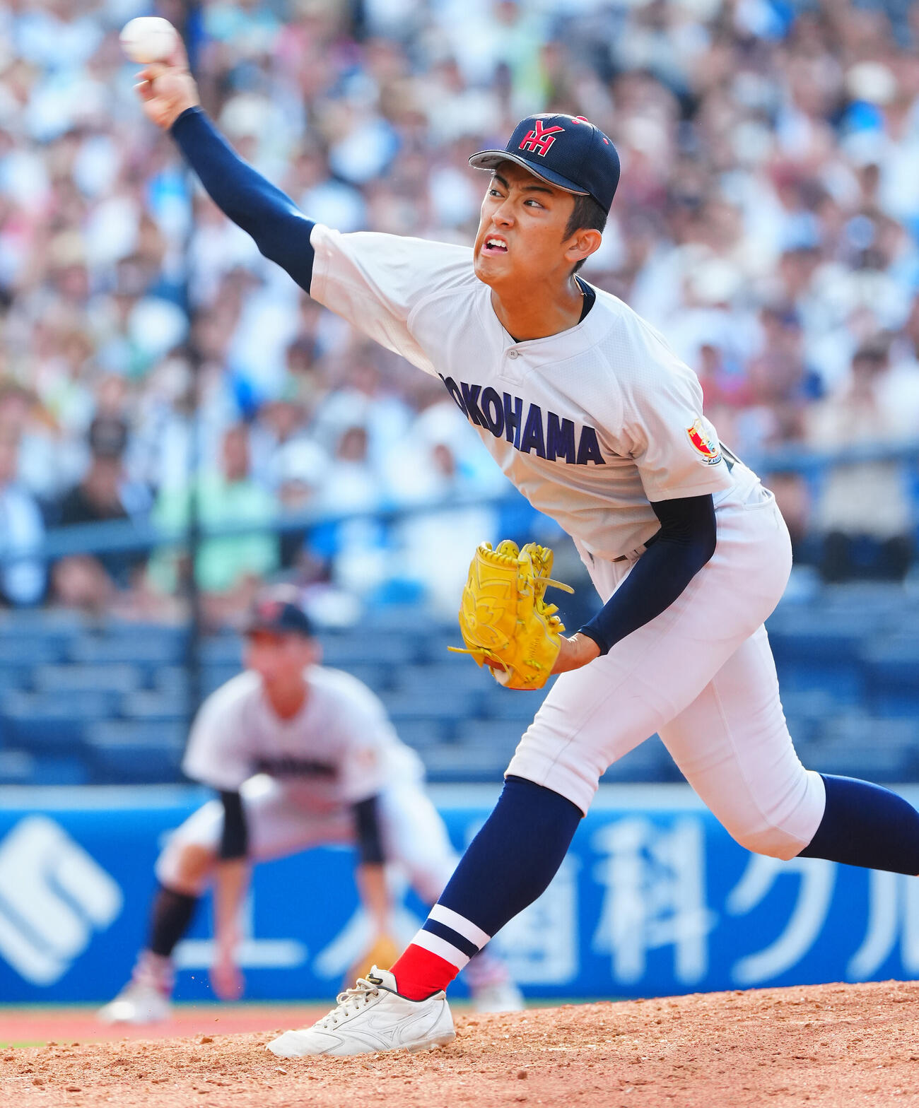 横浜対桐光学園　9回裏、力投する横浜先発の織田翔希（撮影・垰建太）