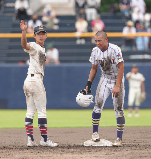 高校野球】甲子園届かずも前橋商の応援はすごかった ダルマと丸顔と