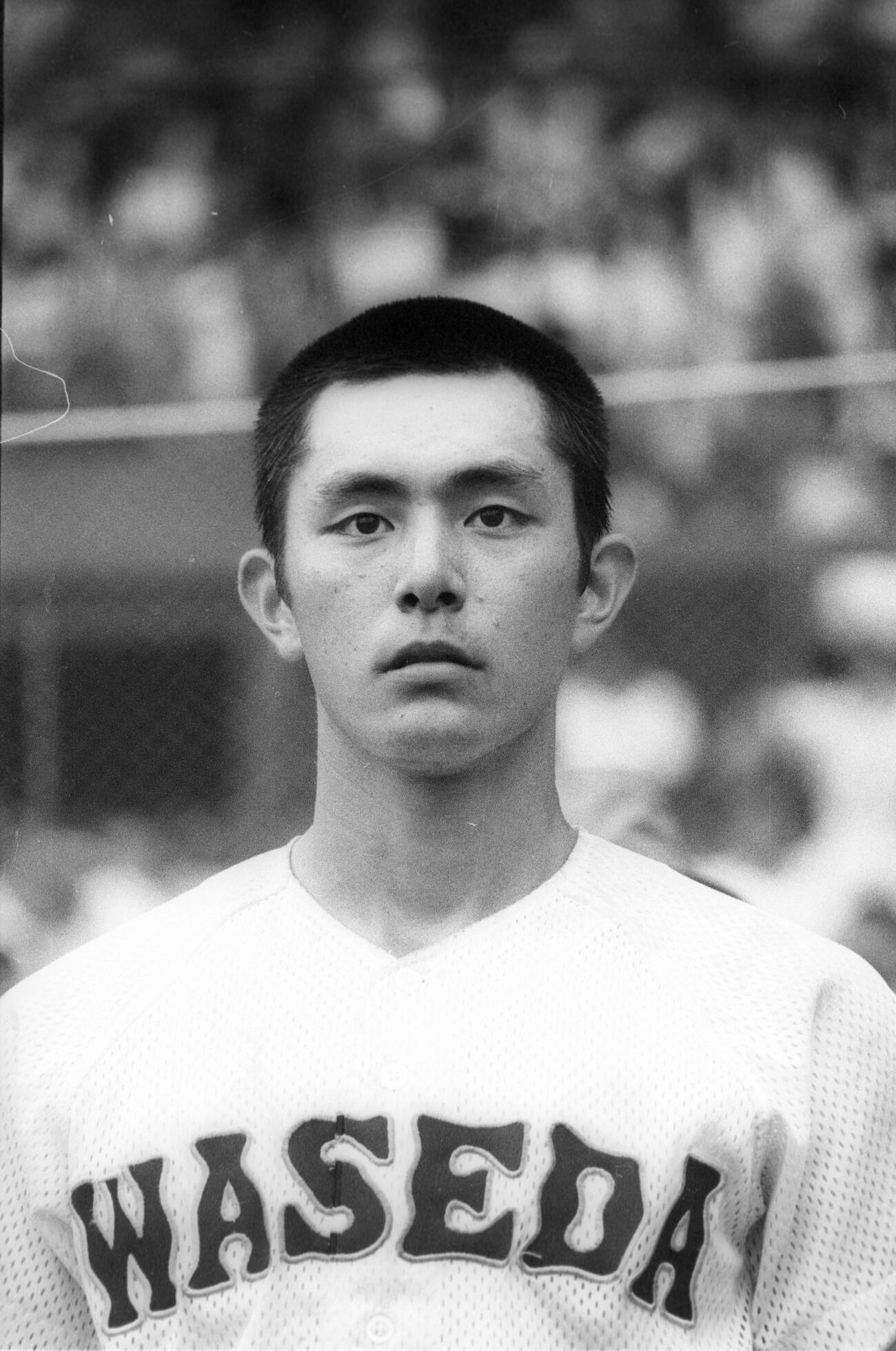 第64回全国高校野球選手権　準々決勝　池田14－2早実　敗れてベンチ前に整列した早実・荒木大輔投手（3年）＝1982年8月18日