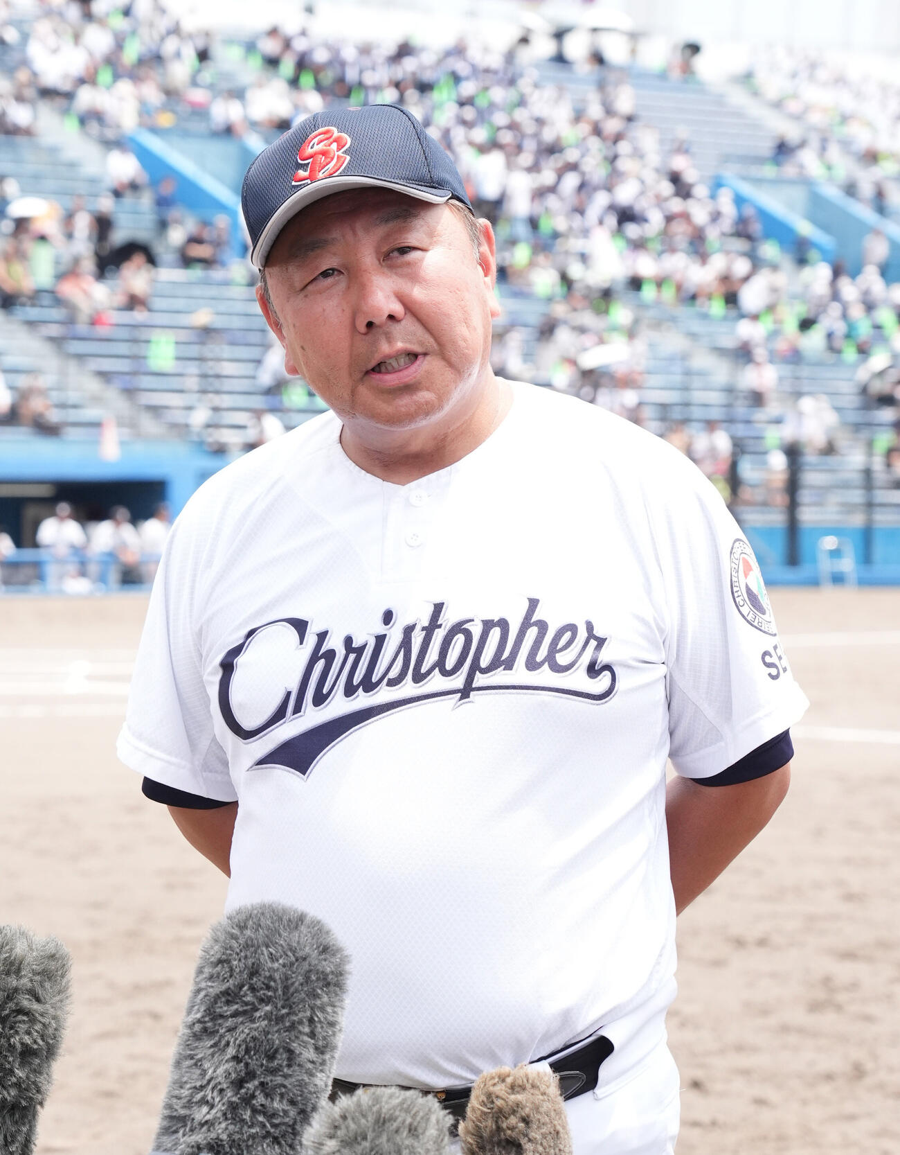 常葉菊川対聖隷クリストファー　試合終了、インタビューに応じる聖隷クリストファー田中公隆監督（撮影・森本幸一）