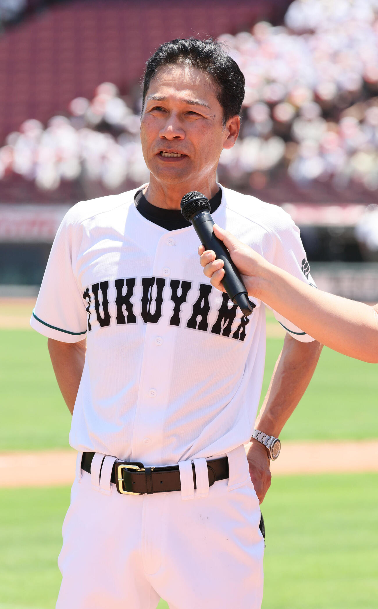 市立福山対広島商業　優勝監督インタビューを受ける市立福山の小田浩監督（撮影・加藤孝規）