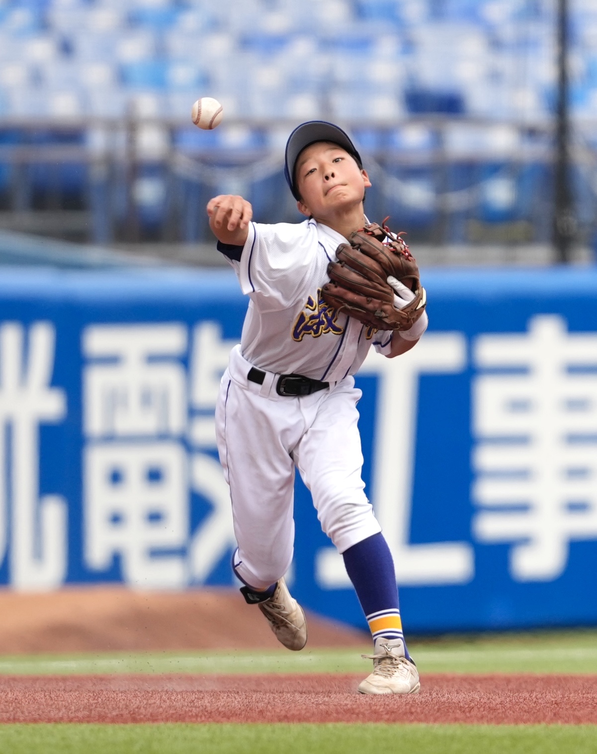 17日、淑徳対芝浦工大付　2回裏芝浦工大付2死、熊谷悠斗の三ゴロを処理する谷津遼太郎