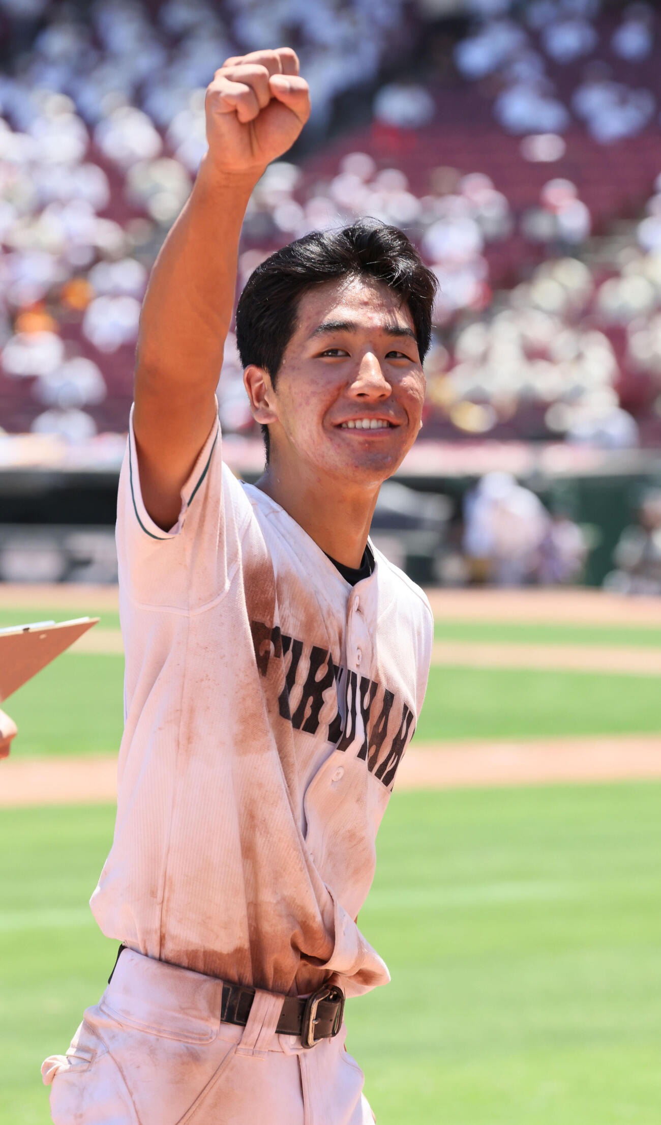 市立福山対広島商業　優勝インタビューを受ける市立福山の渡辺雄介主将（撮影・加藤孝規）