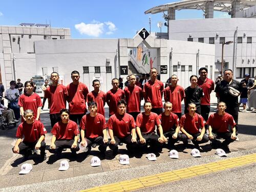 強豪校だけが高校野球ではない　心地よい島風を浴び、野球を楽しむ八丈ナインの姿に見たもの