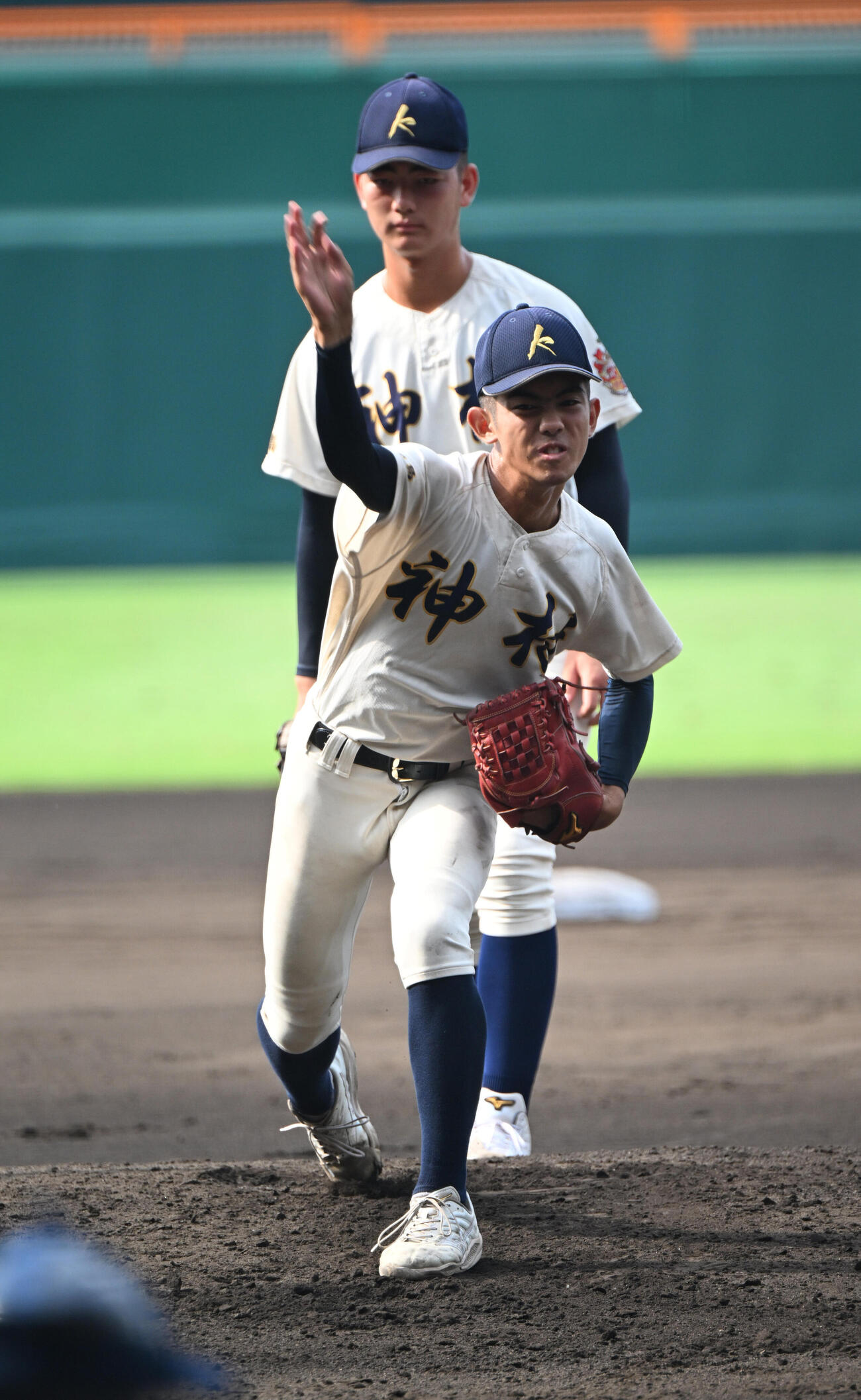 甲子園のマウンドでシャドーする神村学園・龍頭汰樹（撮影・和賀正仁）