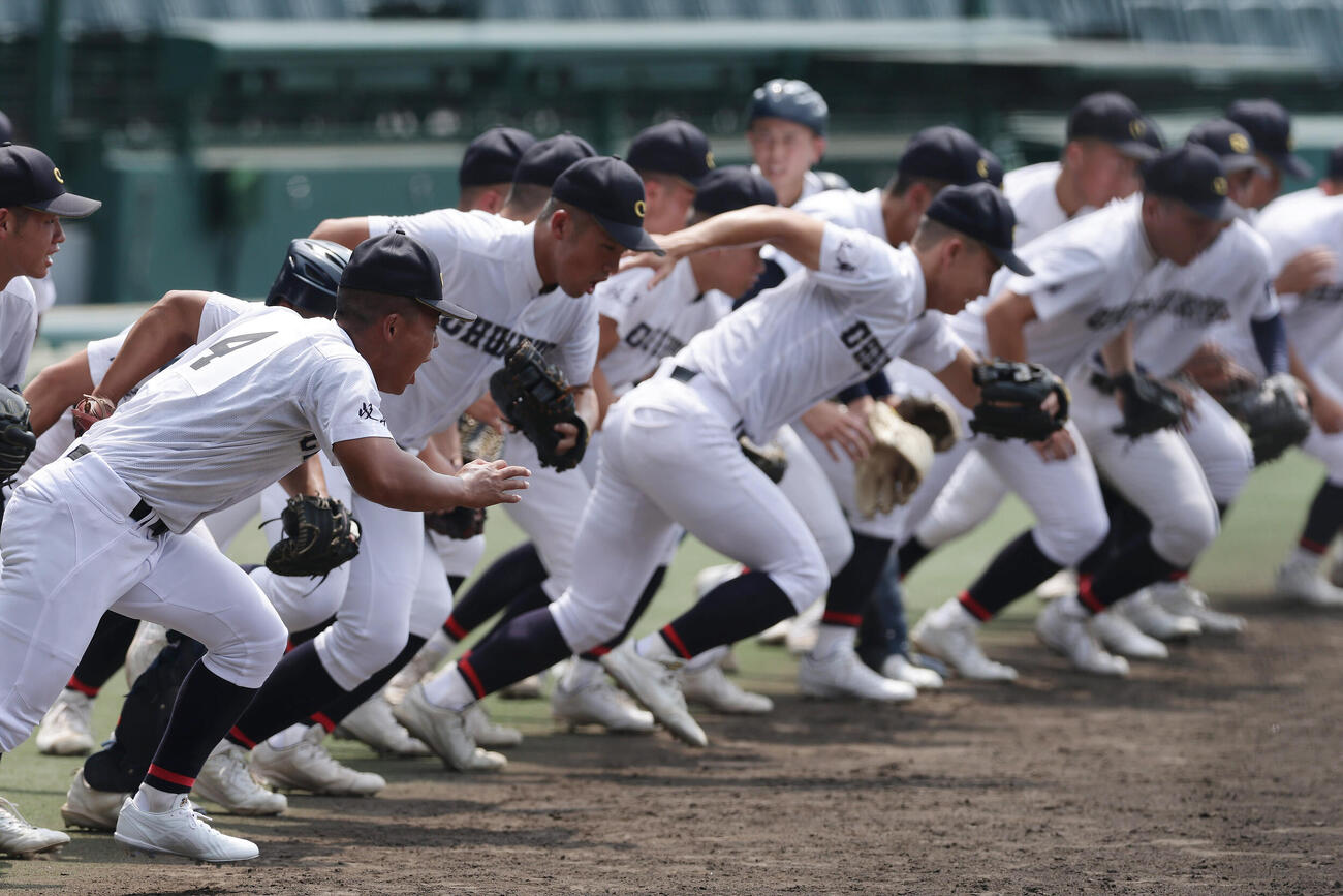 甲子園練習に臨む中京の選手たち（撮影・前田充）
