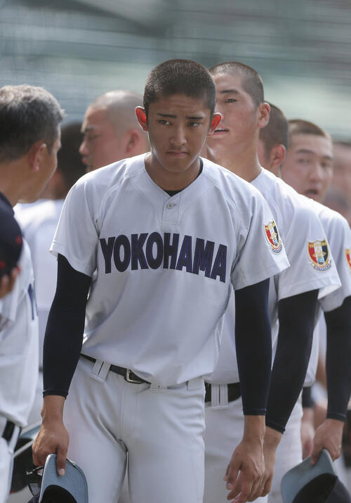 【甲子園】プロ注目の横浜・織田翔希、沖縄尚学独特の大応援を警戒「自分の応援だと力に変えて」