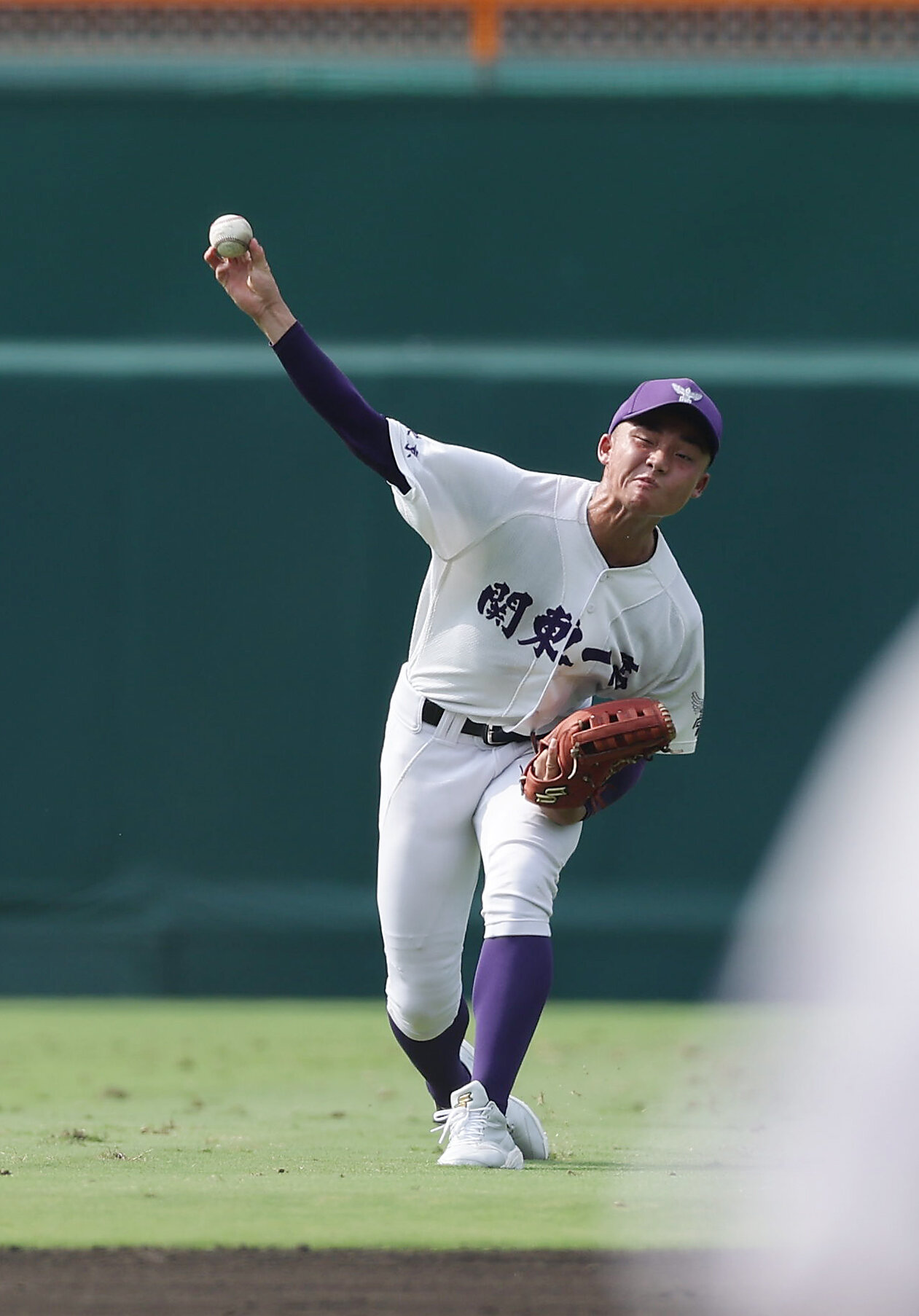 甲子園練習でノックを受ける関東第一・大村魁星（撮影・前田充）