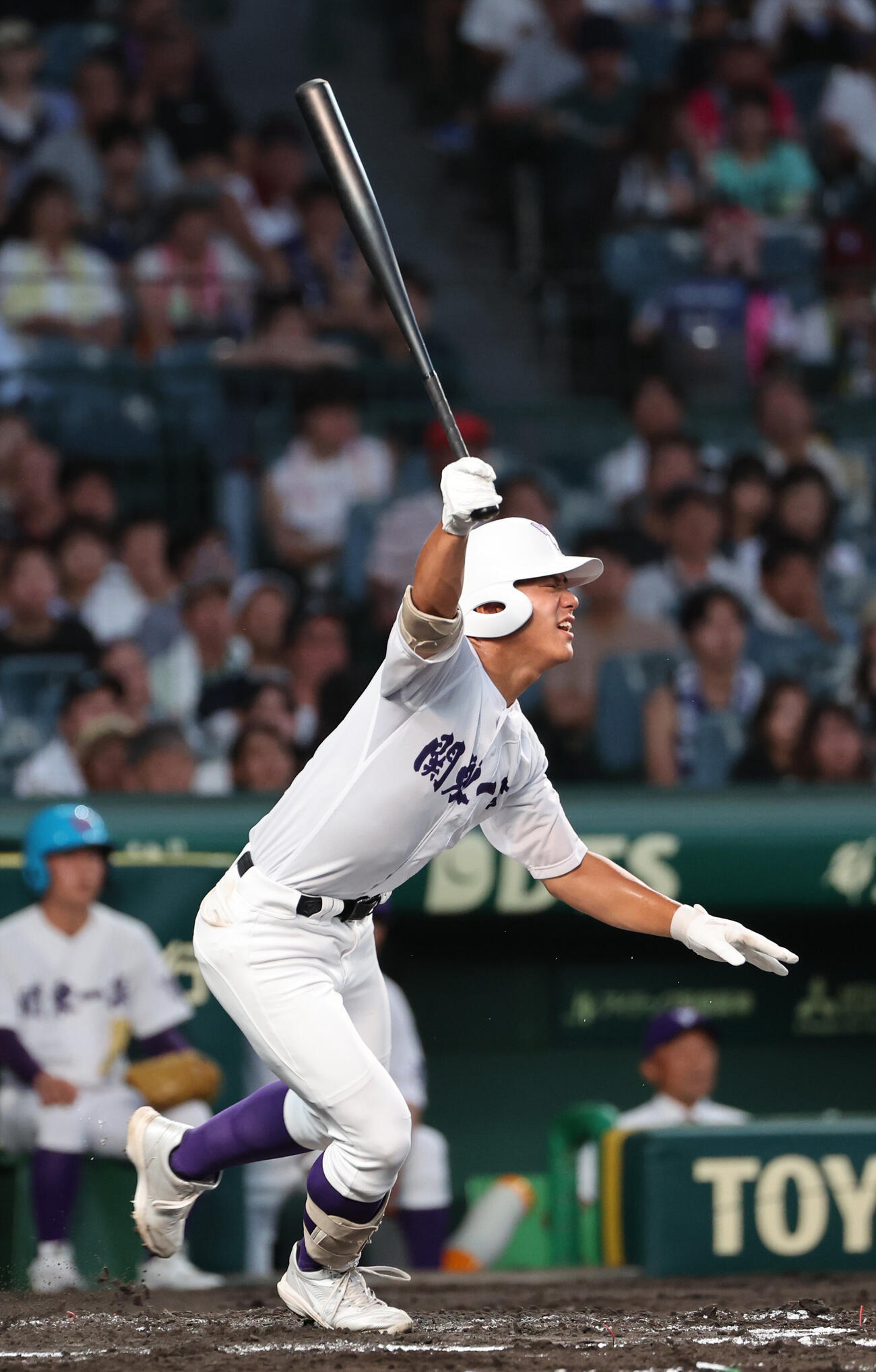 関東第一対英明　1回裏関東第一1死一、三塁、井口瑛太は犠飛を放つ（撮影・西尾就之）