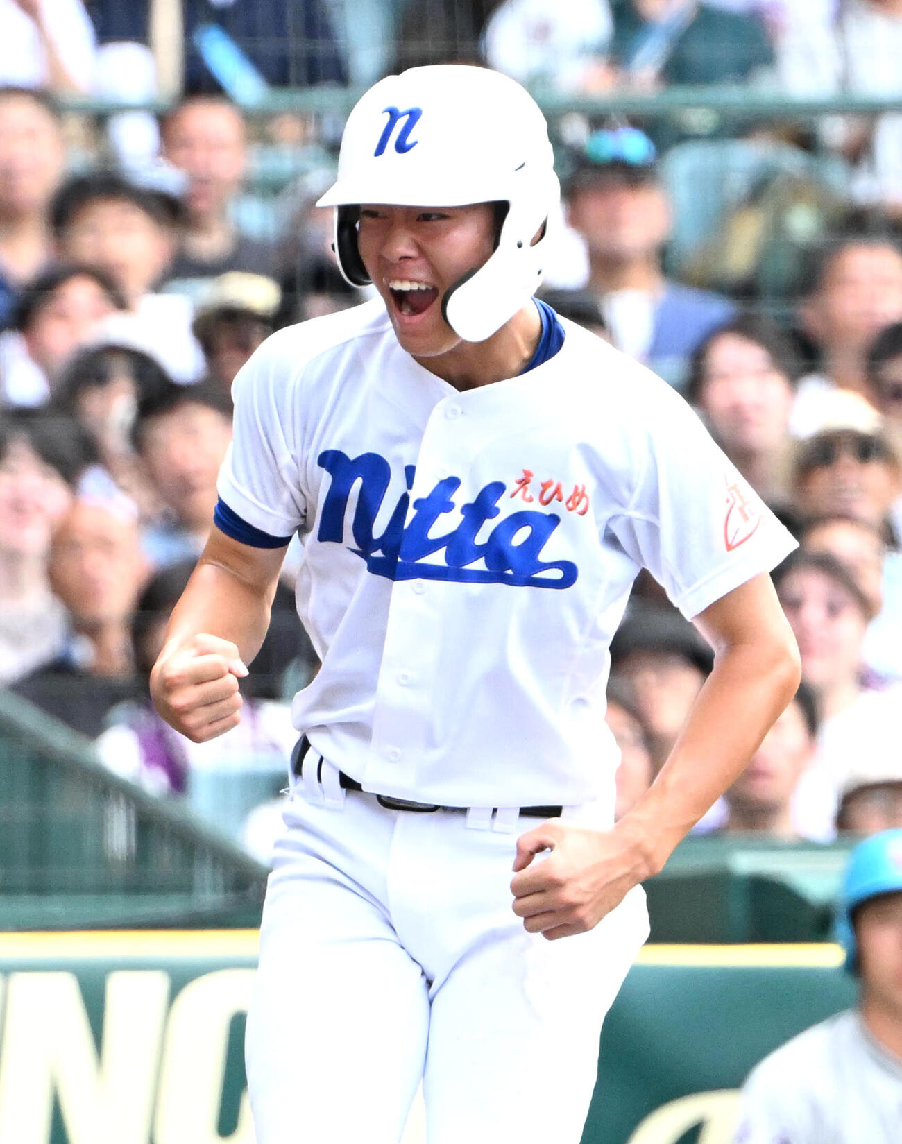 花巻東対新田　5回裏新田1死二、三塁、木下春空の犠飛で生還する秋山祐太（撮影・石井愛子）