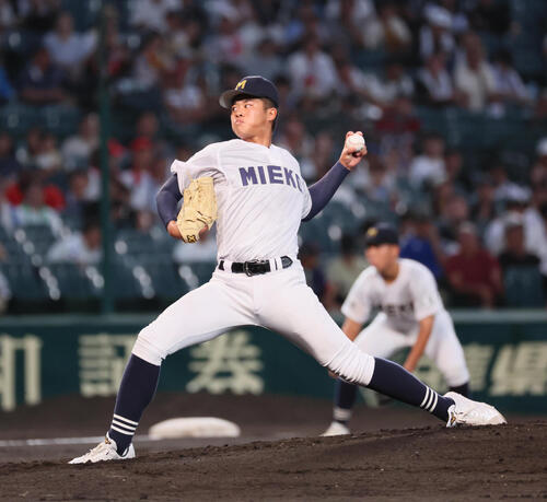 松商学園対三重　三重先発の上田晴優（撮影・宮崎幸一）