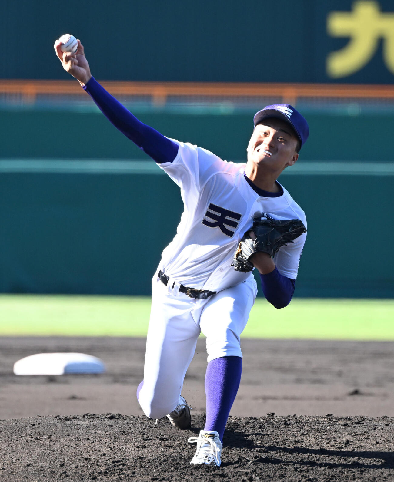 天理対高川学園　　先発する天理・長尾亮大（撮影・和賀正仁）