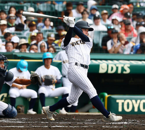 有明対東日大昌平1回裏東日大昌1死三塁、平峯大珠は先制右前適時打を放つ（撮影・加藤哉）