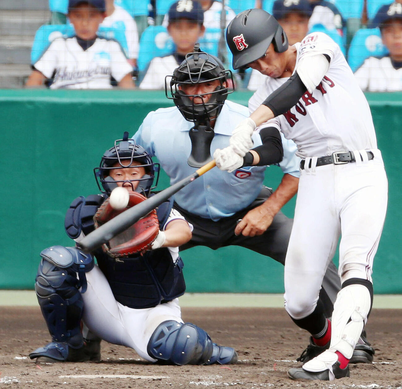 広陵対天理　5回表広陵無死、左中間に大会新記録となる今大会6号本塁打を放つ中村（2017年8月撮影）
