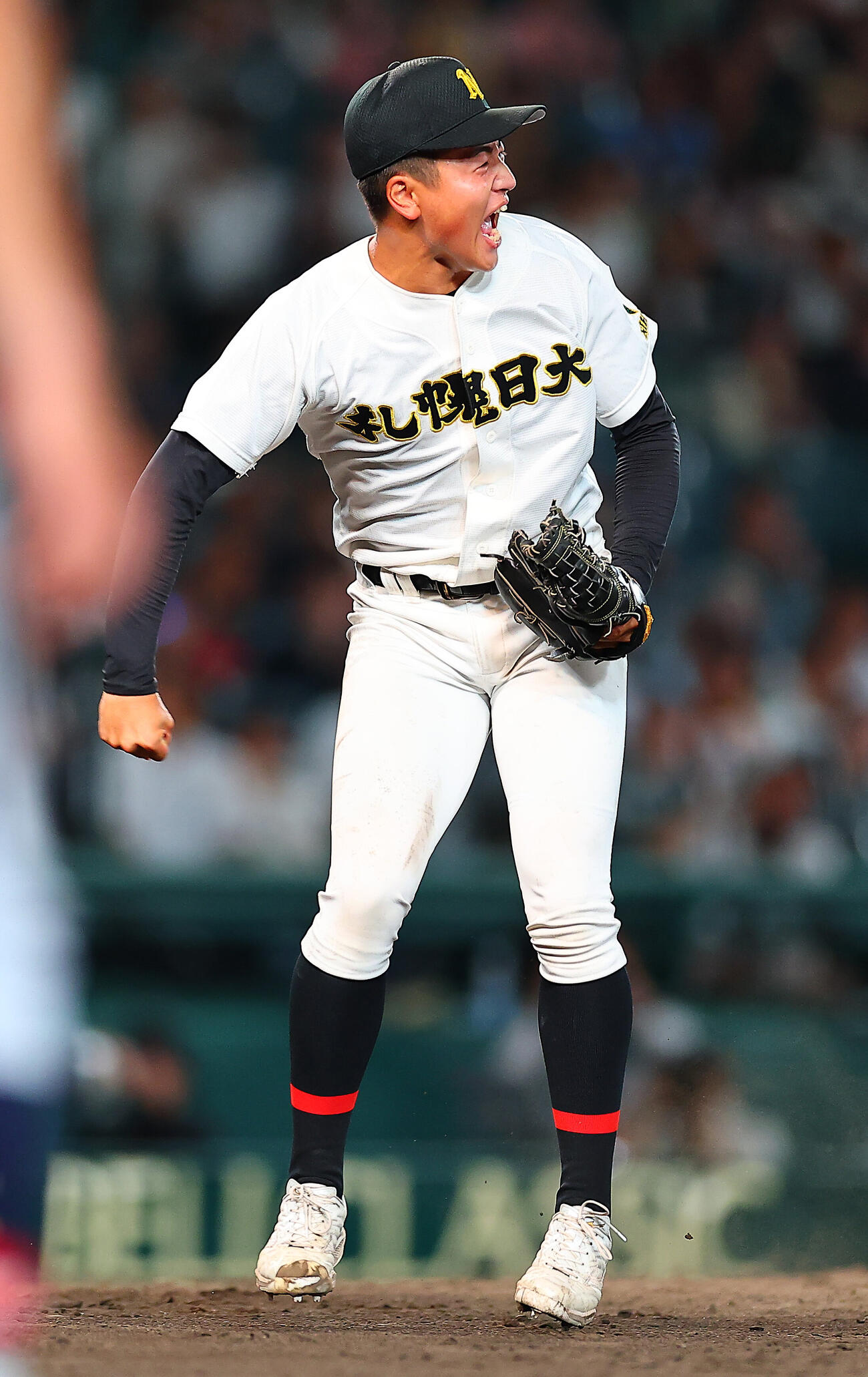 札幌日大対仙台育英　7回裏を抑え喜ぶ札幌日大・石川瑛二朗（撮影・野上伸悟）