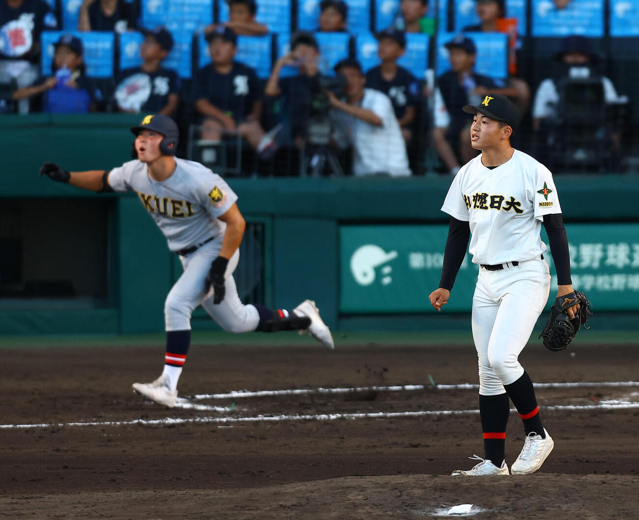 札幌日大対仙台育英　4回裏仙台育英1死、田山に右越えに本塁打を浴びる石川（撮影・上田博志）