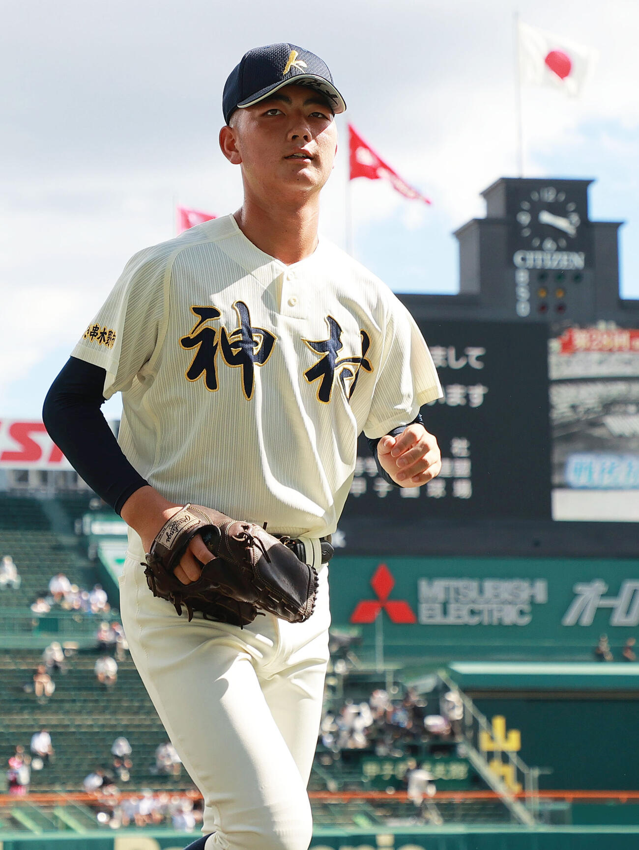 東筑対神村学園　試合を前に準備する神村学園先発の松永遥斗（撮影・上山淳一）