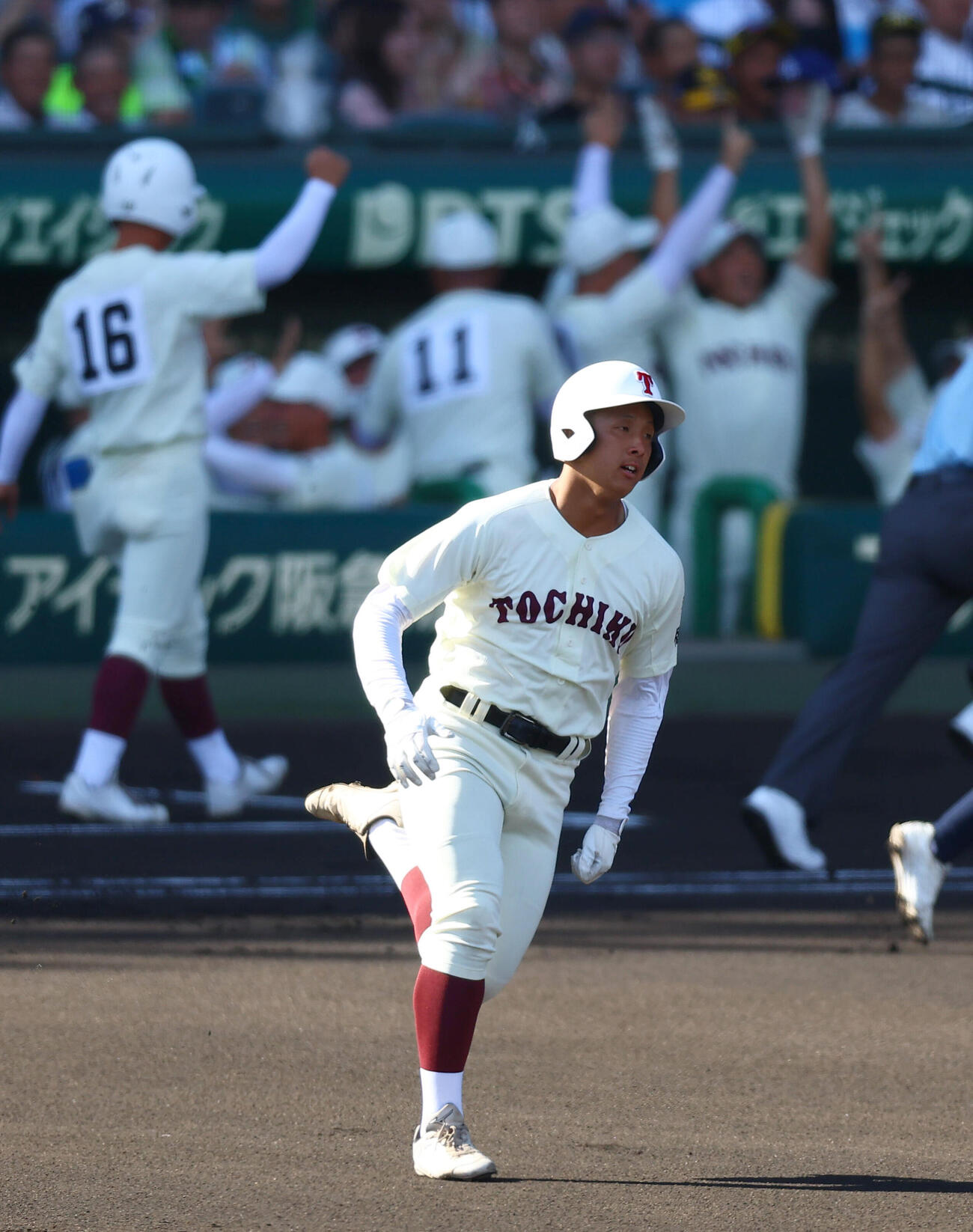 東筑対神村学園　1回表東筑無死、先頭打者本塁打を放つ東筑・平山護（撮影・上田博志）