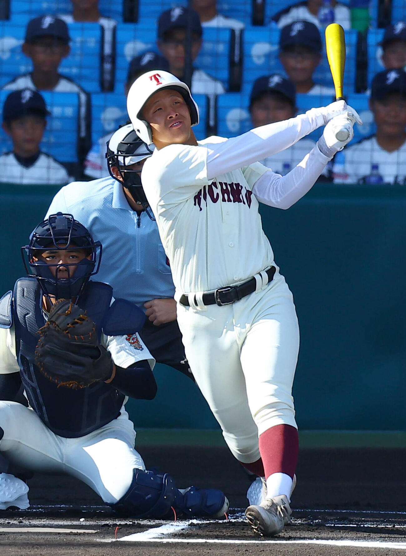 東筑対神村学園　1回表東筑無死、先頭打者本塁打を放つ東筑・平山護（撮影・上田博志）